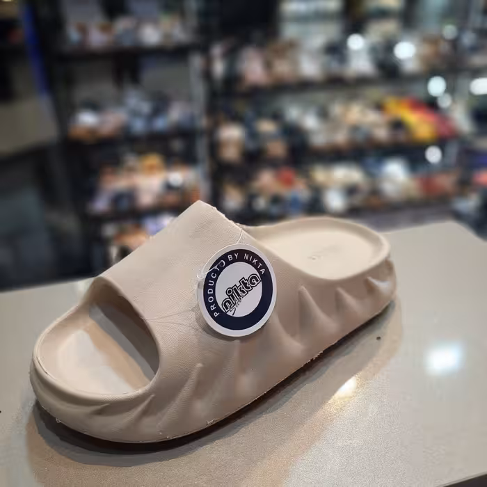 دمپایی راحتی و ضد سر برند نیکتا با کد 249در رنگ کرم و سایز بندی 37 تا 40 