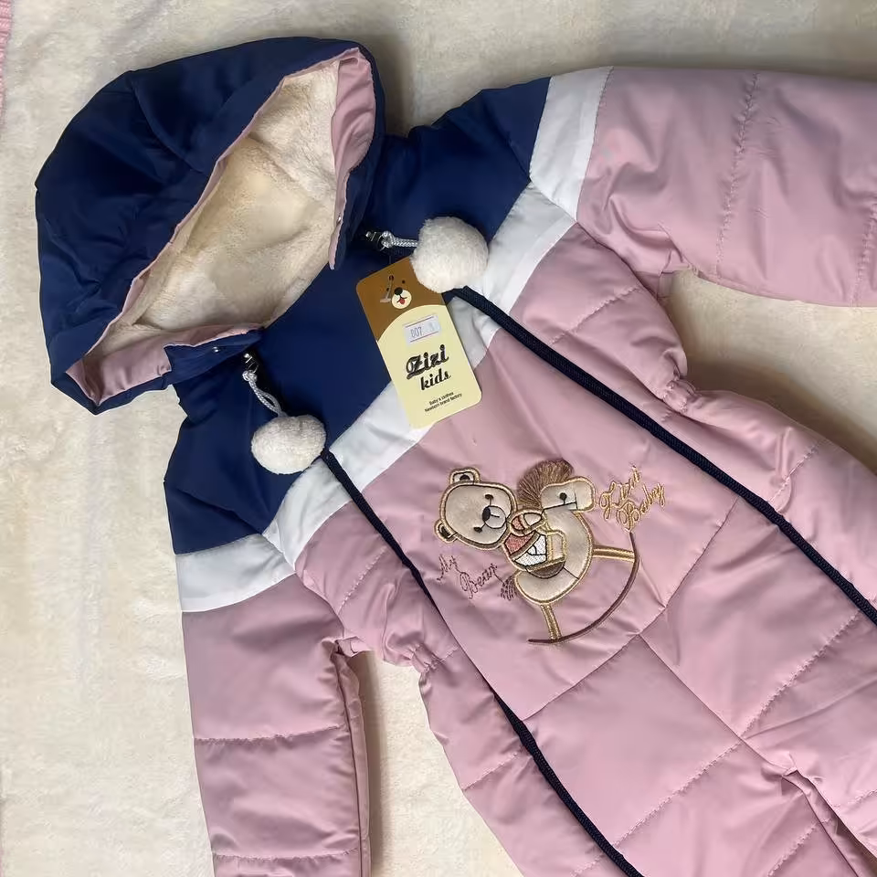 کاپشن سرهم نوزادی تمام خز جنس رویه مموری ضدآب همراه با جوراب تمام خز