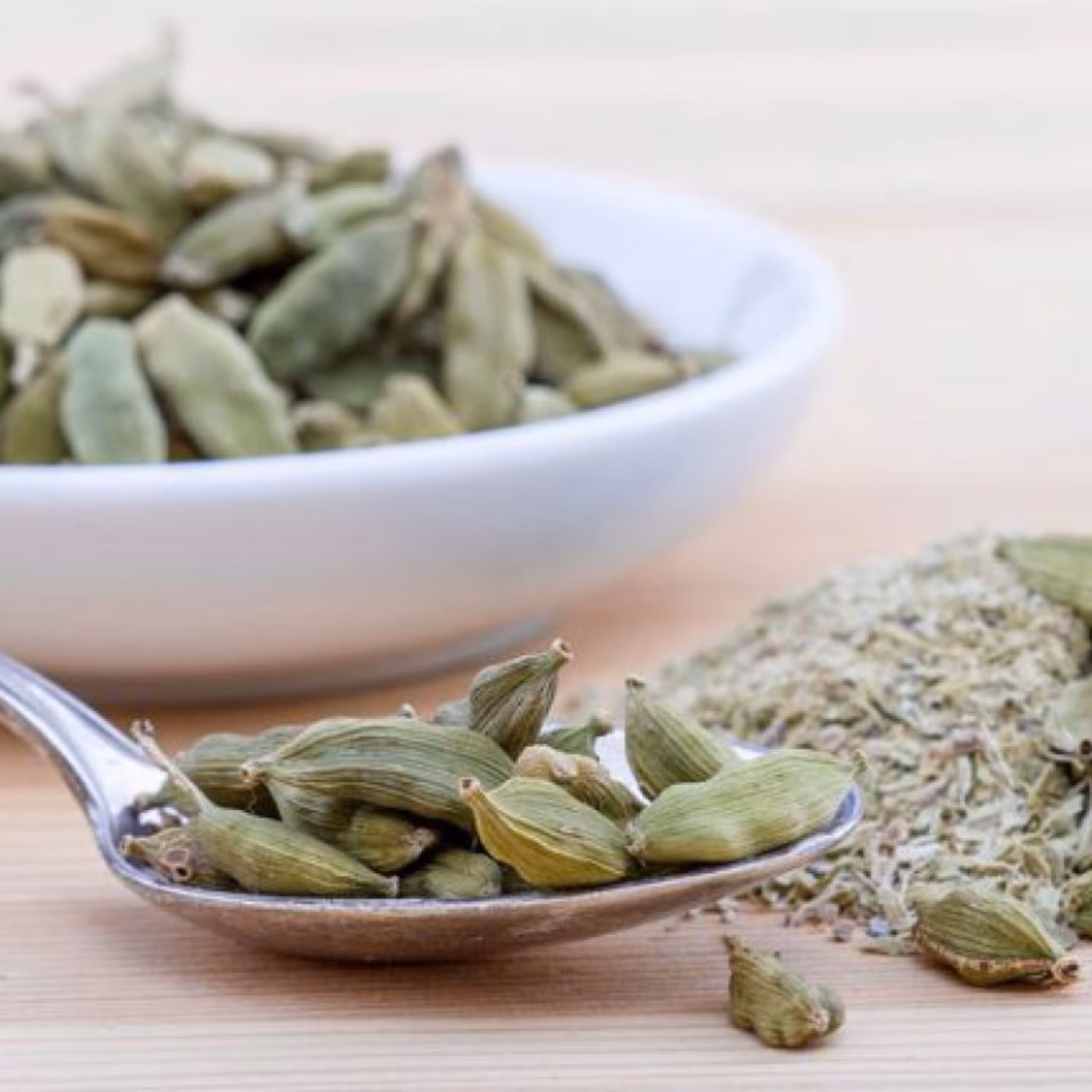 اسانس پودری هل - برند عالی و کیفیت درجه یک - در بسته بندی 500 گرمی