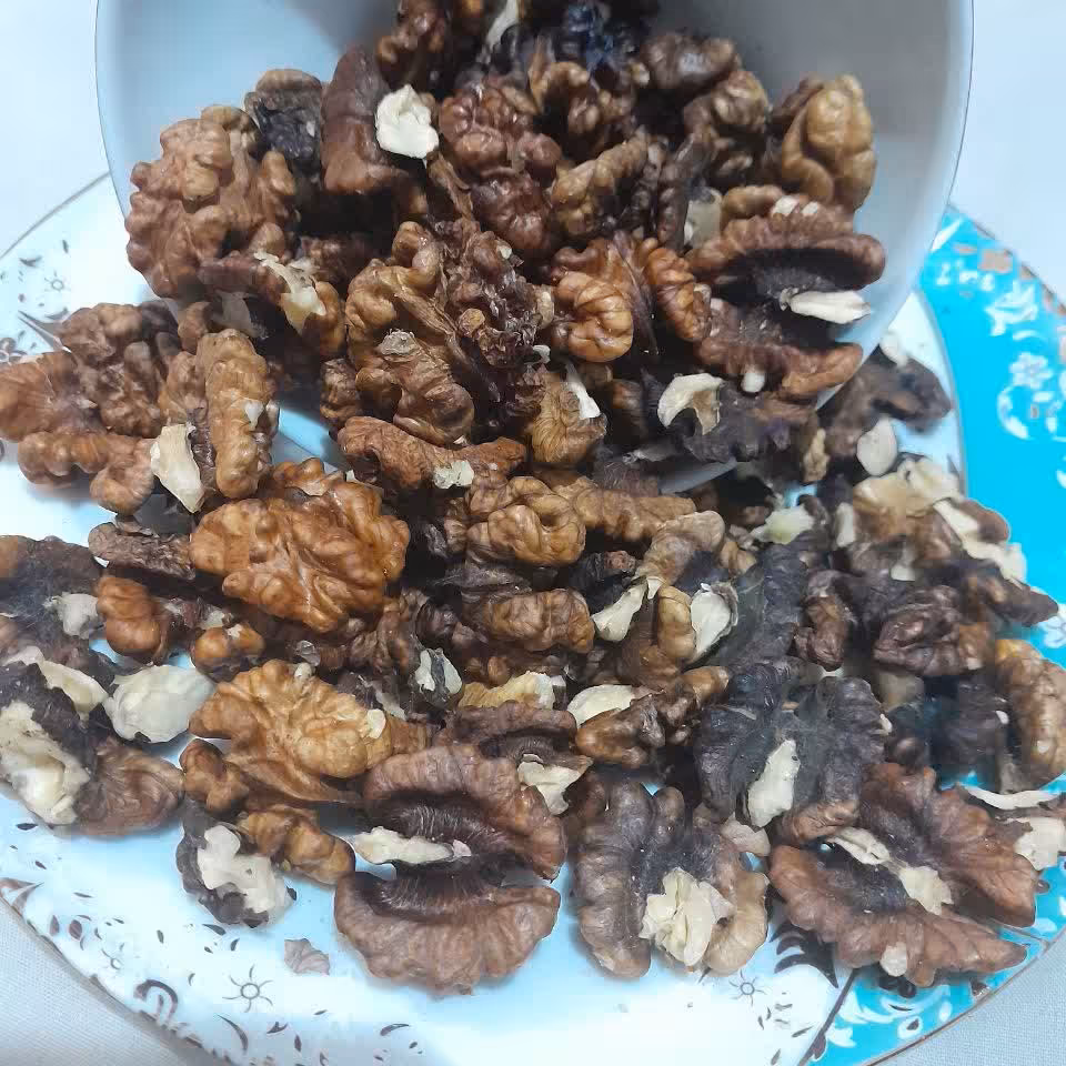 مغز گردو فسنجونی گوشتی خوش طعم مراغه1402