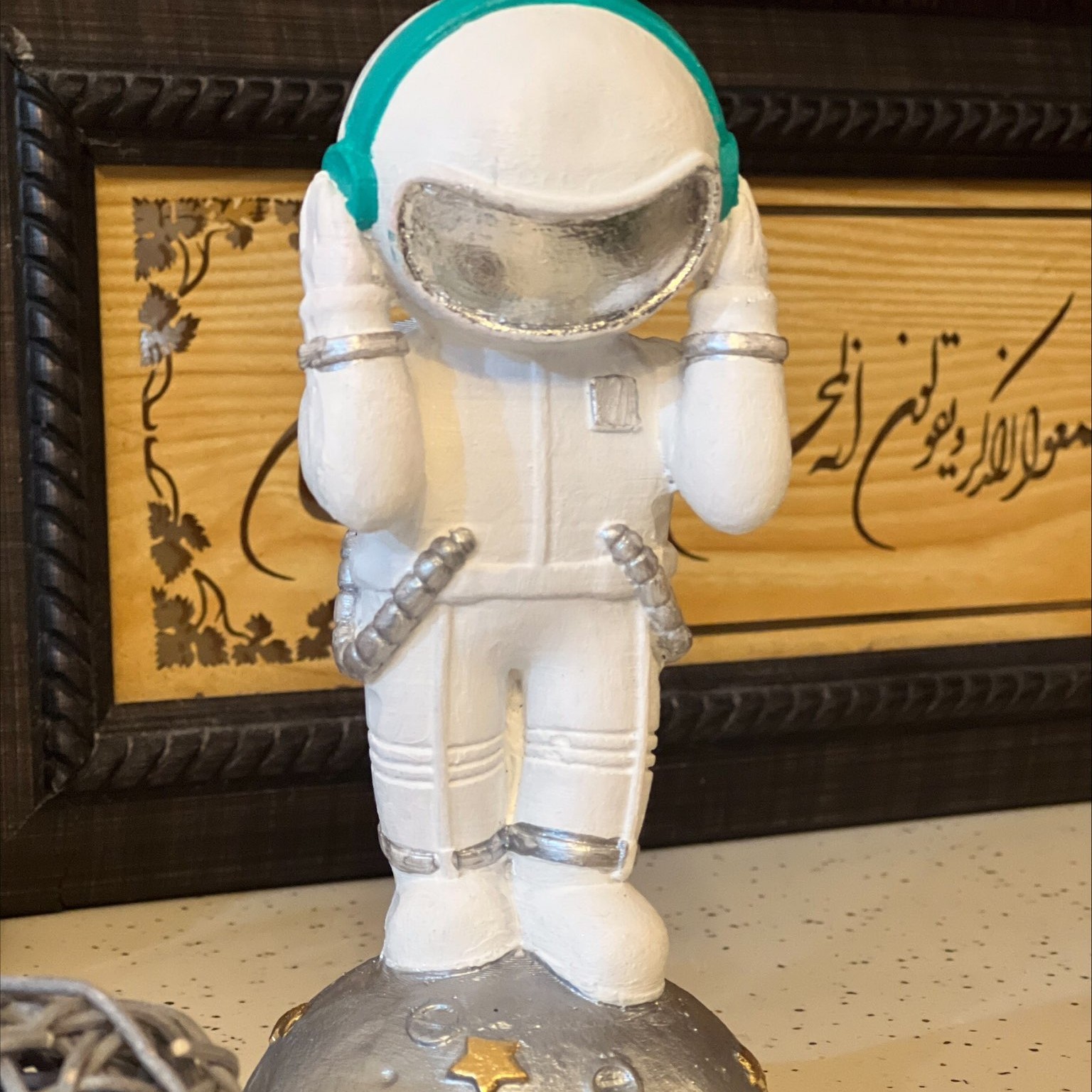 مجسمه فضانورد 1
