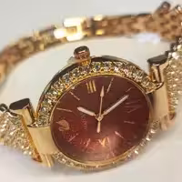 ساعت زنانه برند  SWAROVSKI  و WALAR نگین دار و النگویی قیمت 575000تومان فروش به صورت تک و عمده 