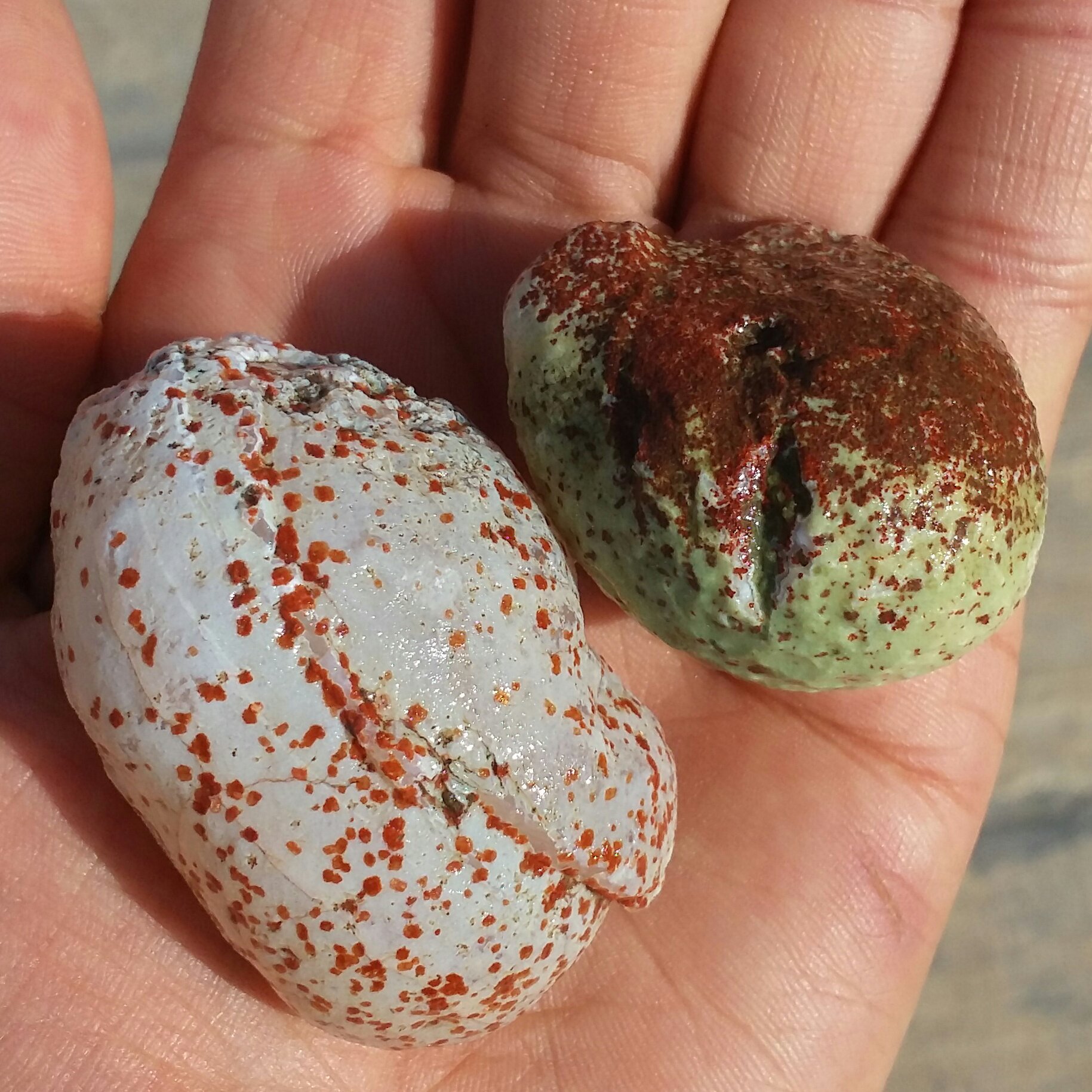 پک دو عددی سنگ راف خام عقیق برش نخورده طرحدار صد در صدطبیعی سرشار از خواص شاهکار خلقت
با قابلیت ساخت چند نگین
کد 9421