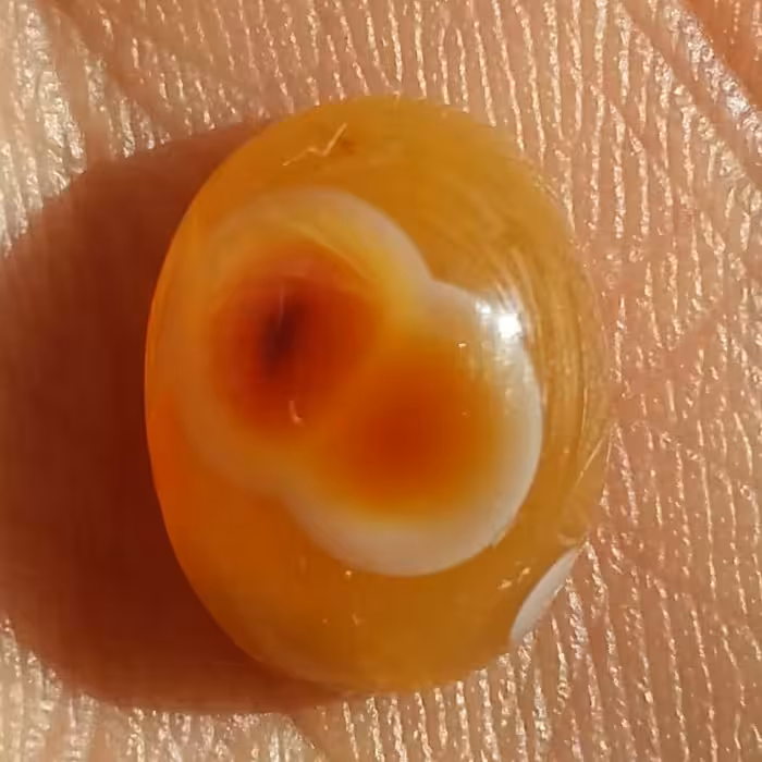 نگین معدنی عقیق باباقوری دو چشم بی نظیر دیدنیی محشر 100در صد طبیعی شااهکار خلقت