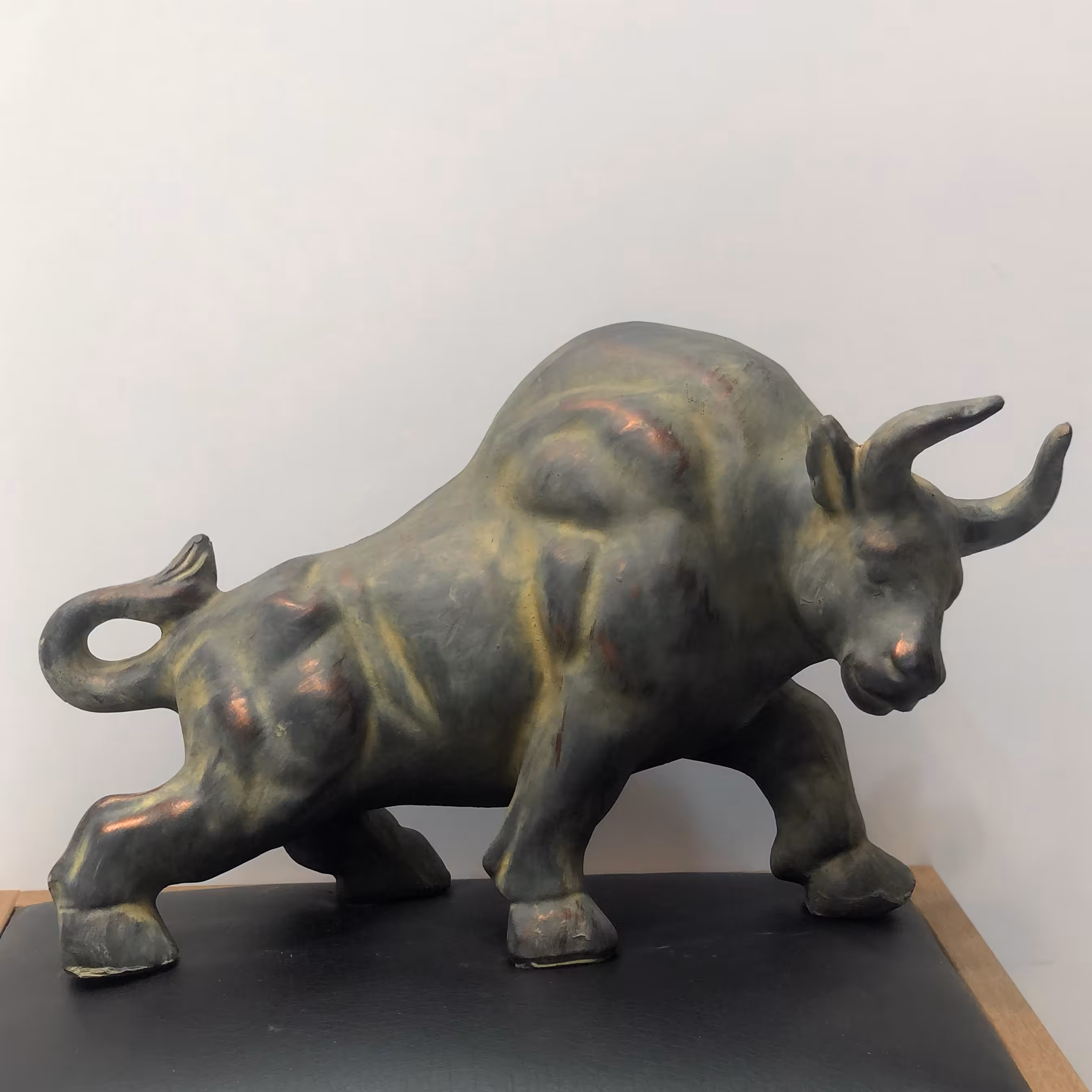 مجسمه طرح بوفالو پتینه پلی رزین