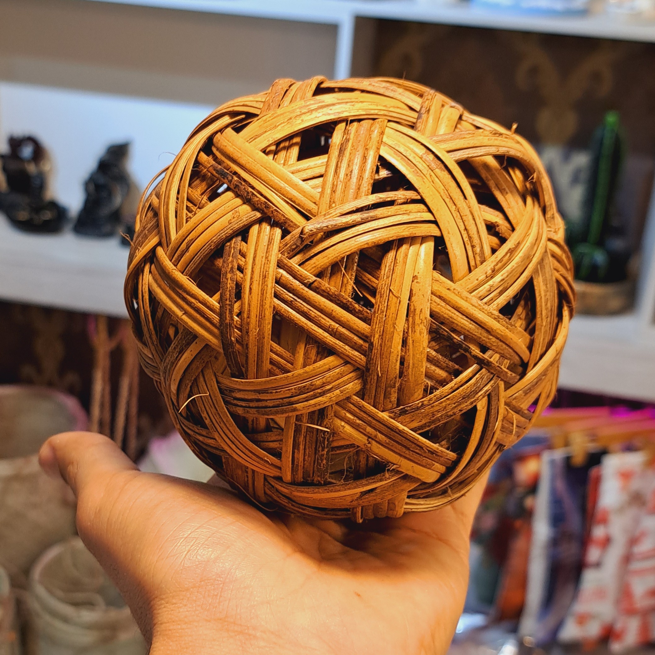 گوی بامبو سایز13 توپ بامبو  گوی ارامش  گوی بامبویی  توپ چوبی گوی حصیری مهره چوبی اویز توپ دکوری چوبی توپ حصیری