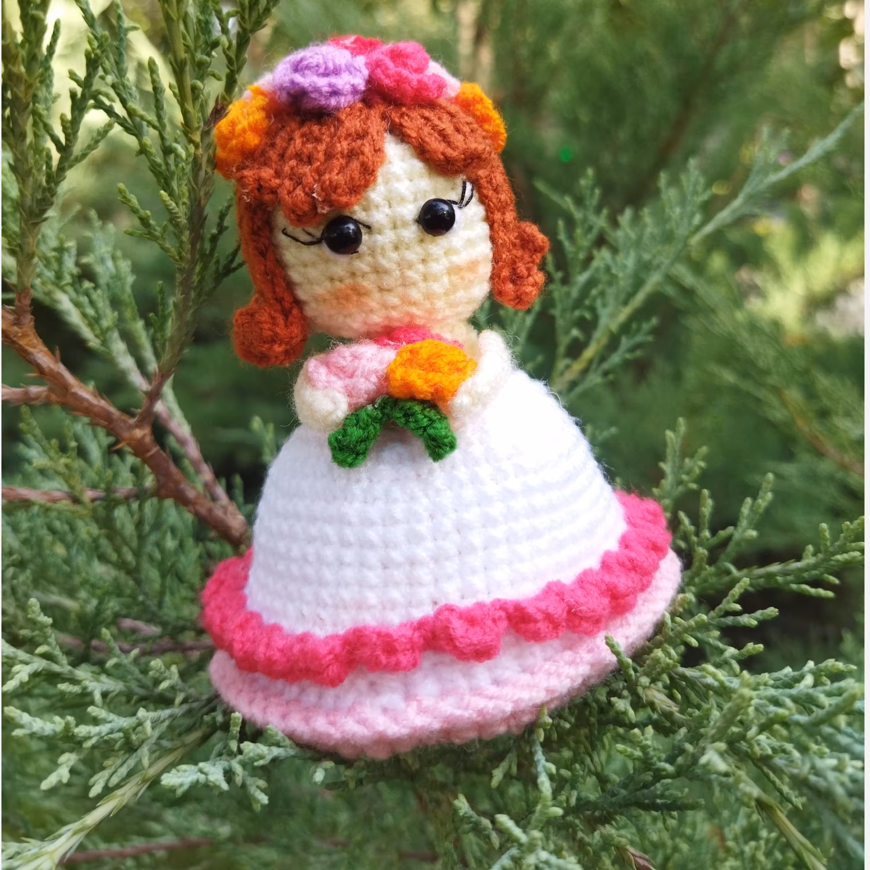 عروس بافتنی که تبدیل به دسته گل میشه 