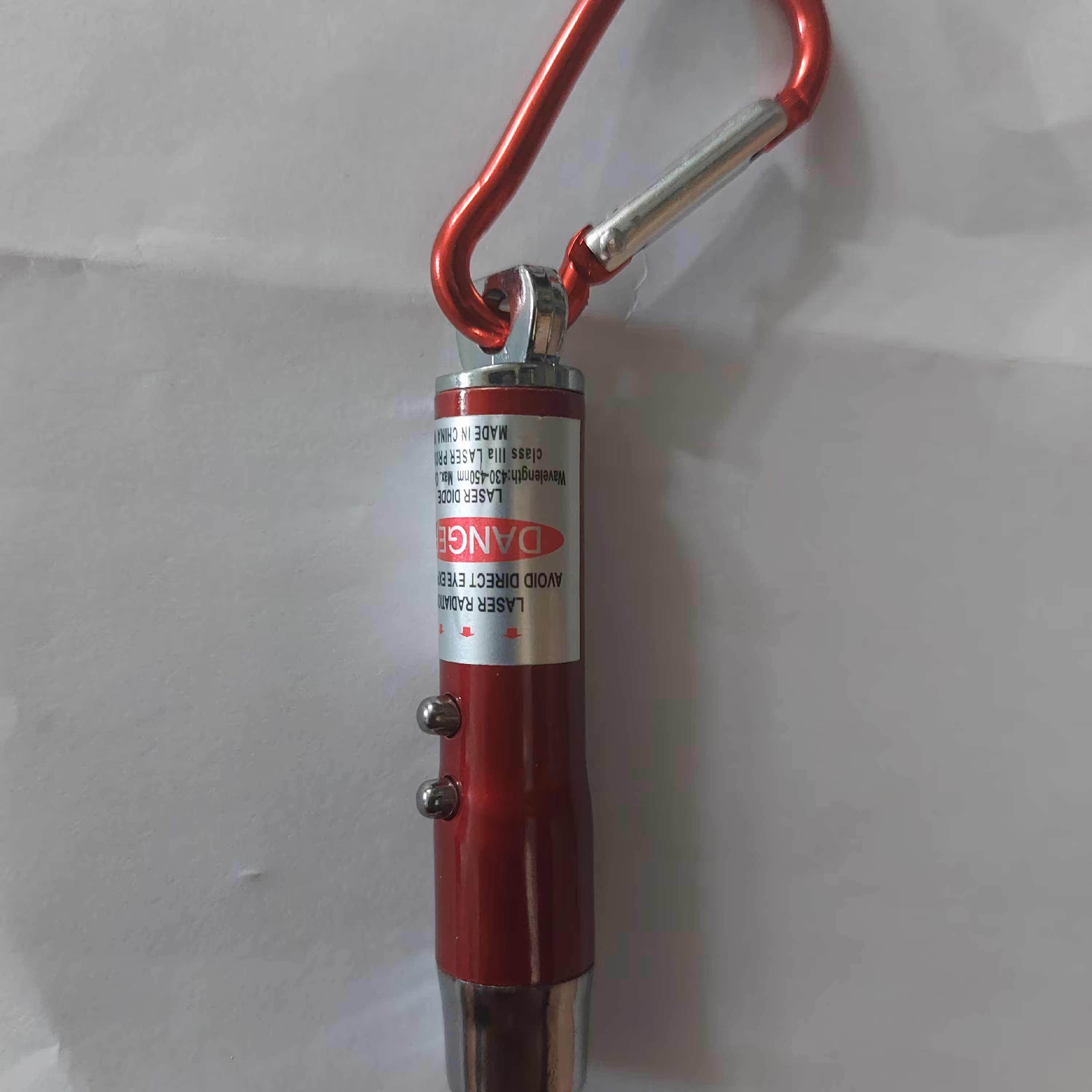 لیزر سه حالت رنگ قرمزبه همراه باتری  با کیفیت در فروشگاه مسترهانتر