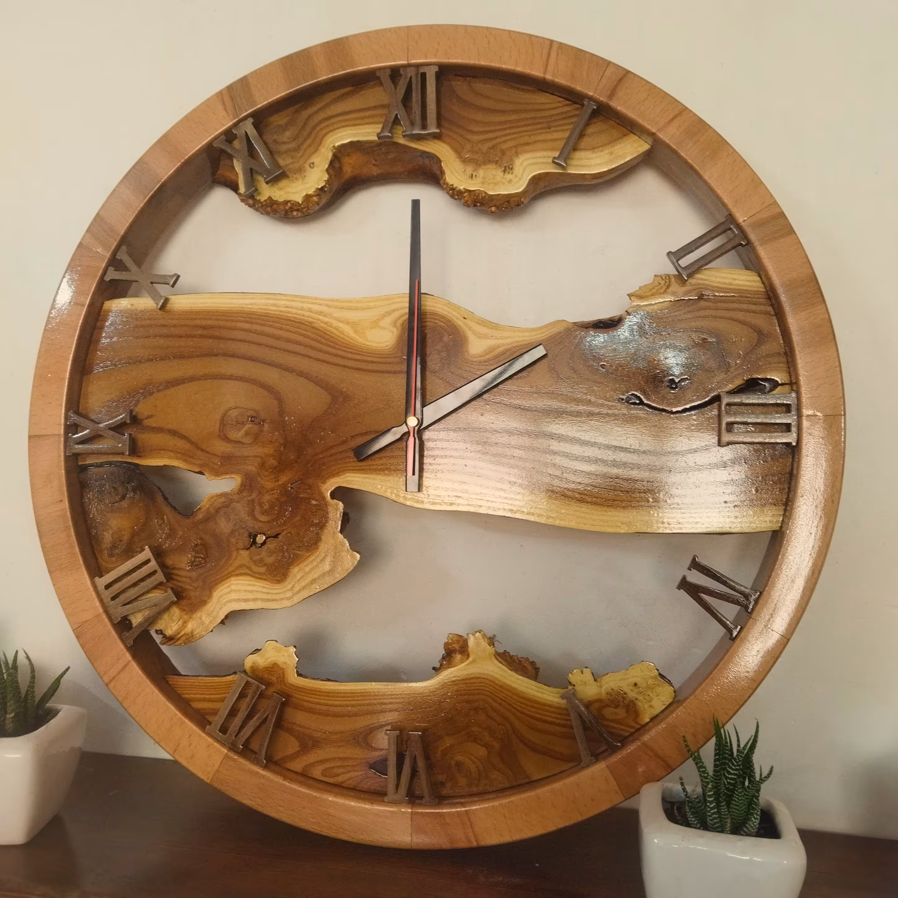 ساعت دیواری روستیک تمام چوب  دست ساز قطر 52 سانتیمتر