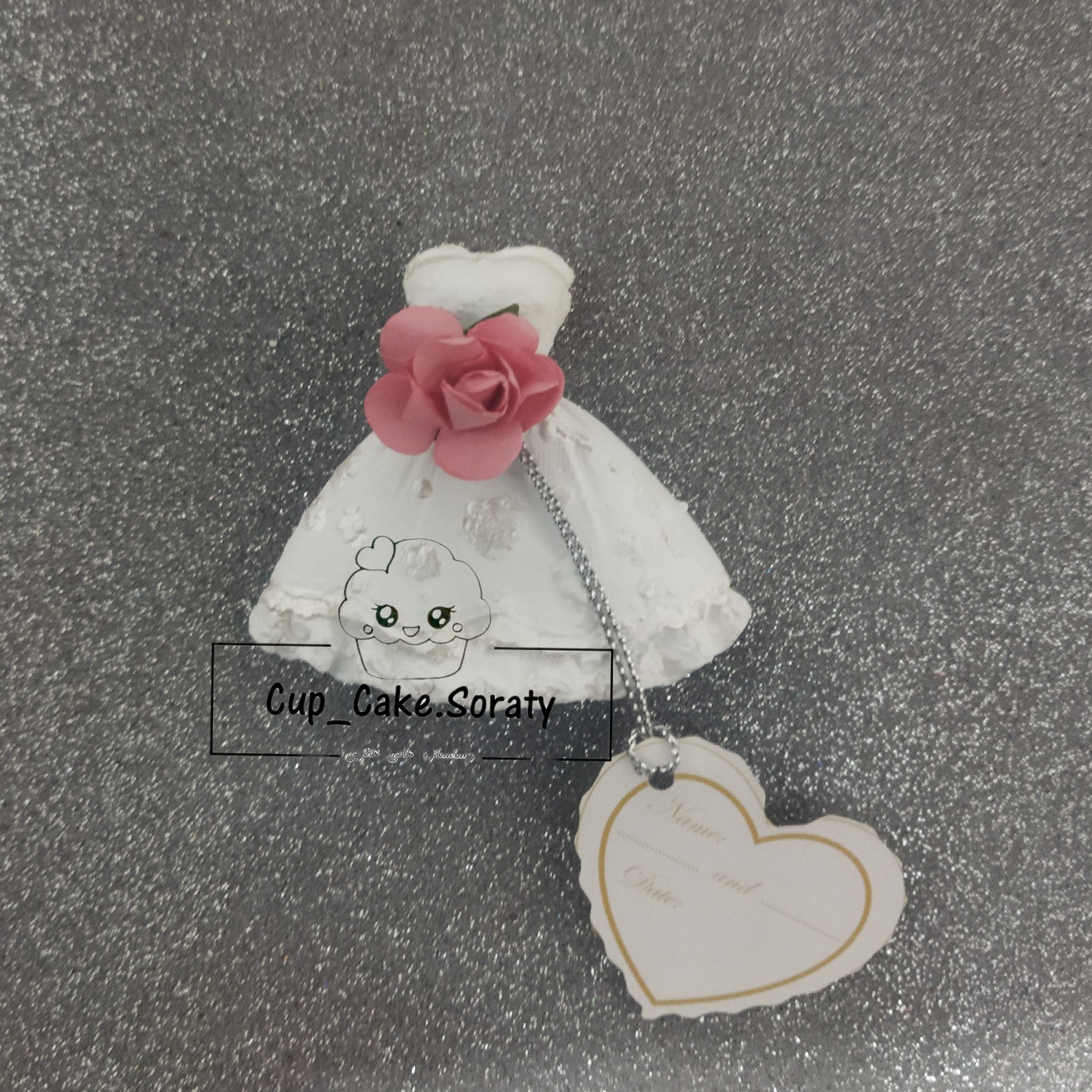 گیفت لباس عروس ارسال کارت اویز اسم رندوم