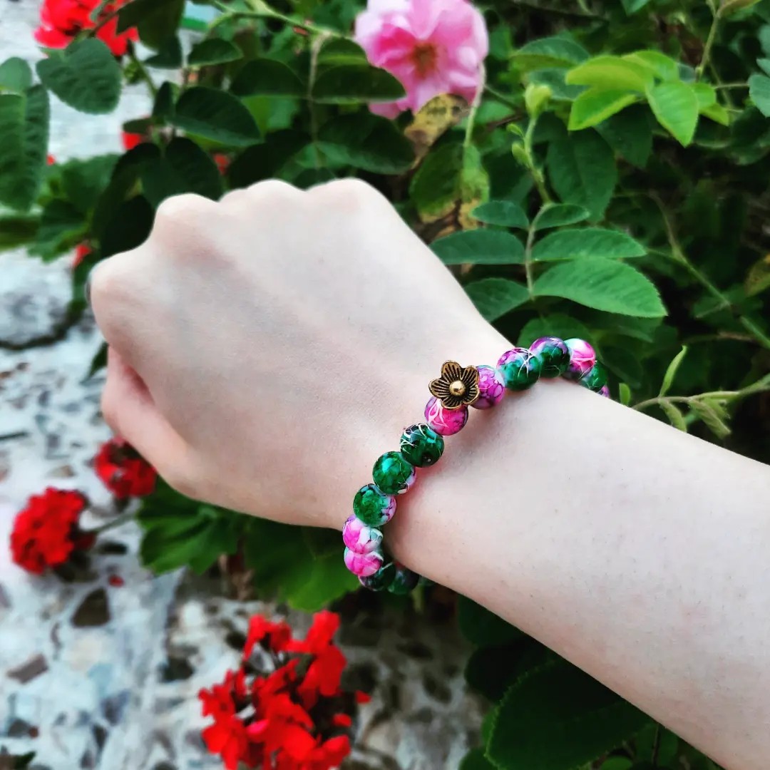 دستبند زنانه و دخترانه طرح گل صورتی و سبز