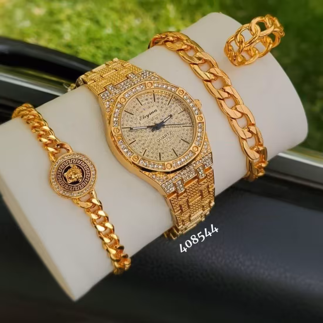 ست ساعت زنانه دو دستبند و انگشتر فقط ست فروخته میشه