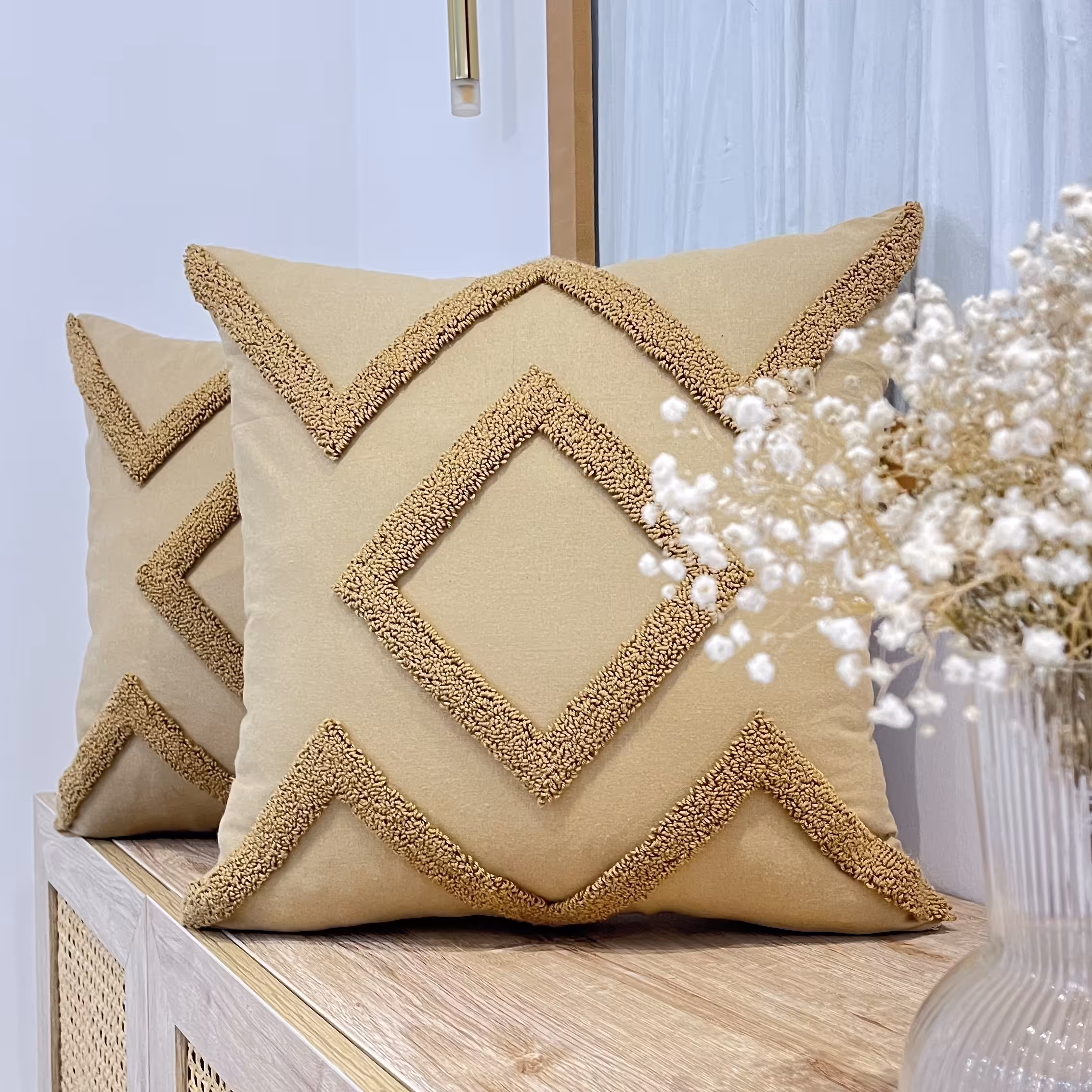 کوسن مبل قابل اجرا در طرح و رنگ و ابعاد دلخواه دوخته شده با تکنیک نیدل پانچ