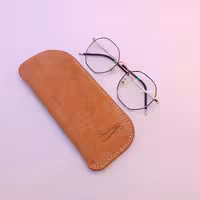 کیف عینک طبی چرم هورس گاوی. کاملا دست ساز. دارای پرداخت لبه