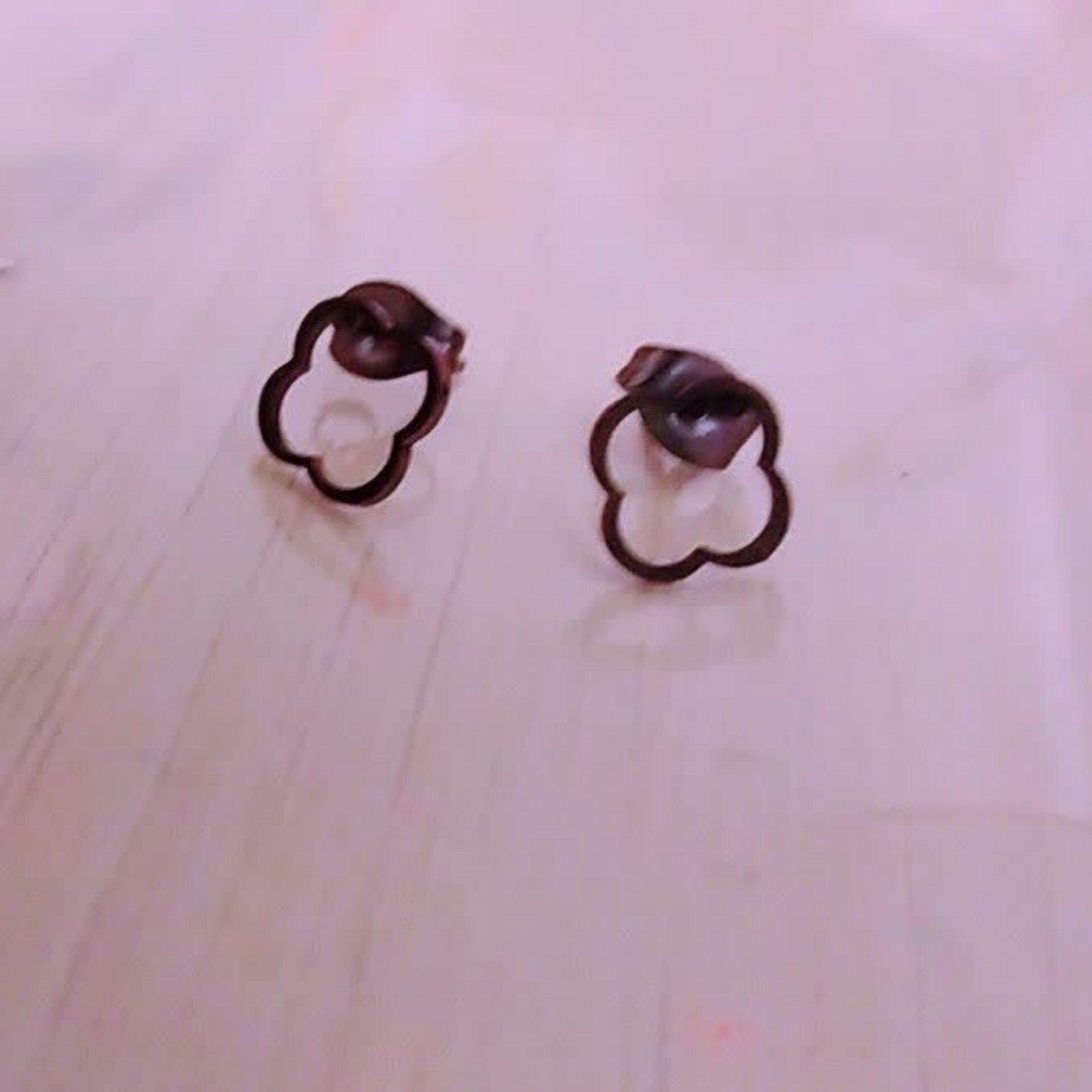 گوشواره میخی طرح گل