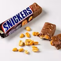 شکلات اسنیکرز snickersبا مغز بادام 50 گرم 