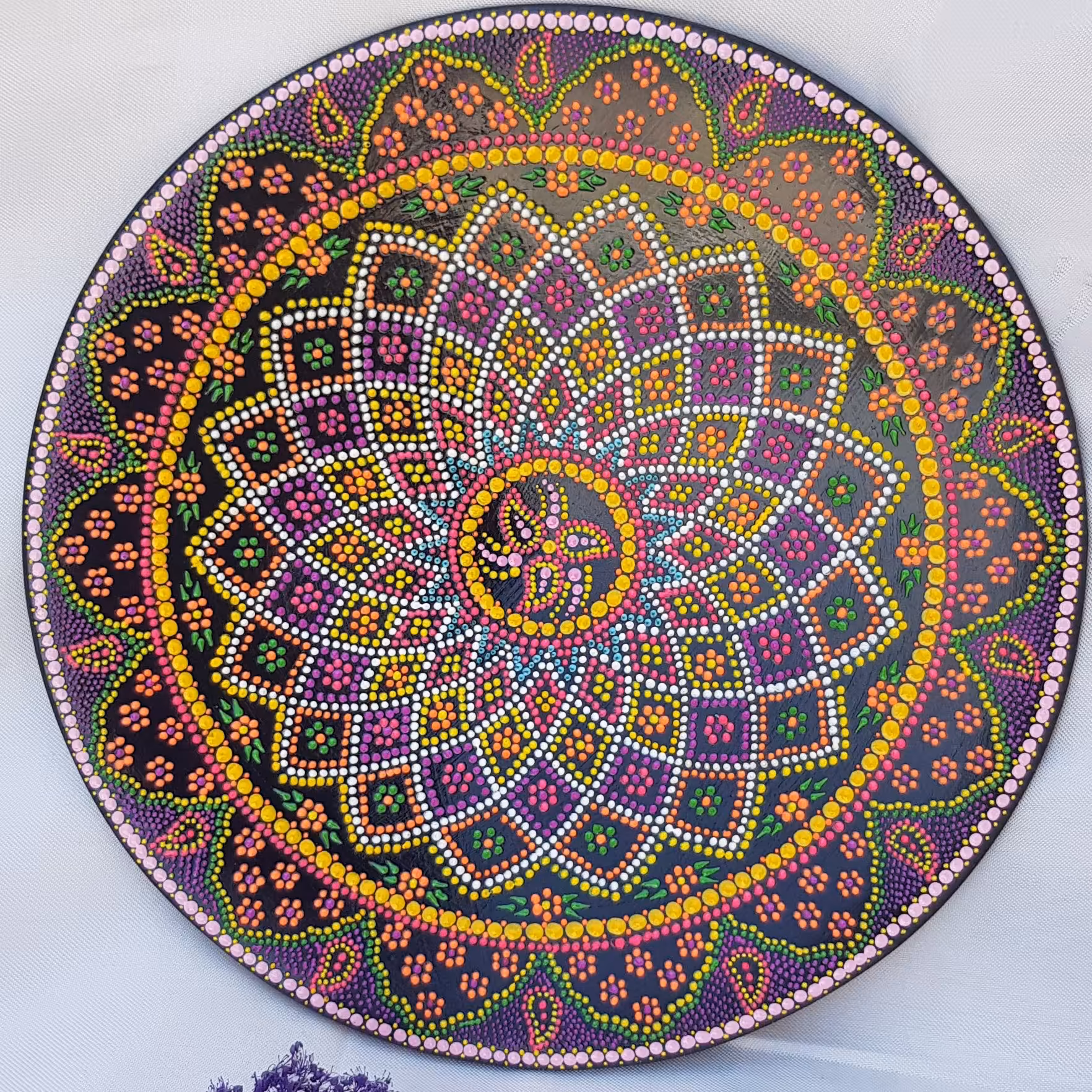 بشقاب دیوارکوب سفالی نقطه کوبی قطر 20سانت