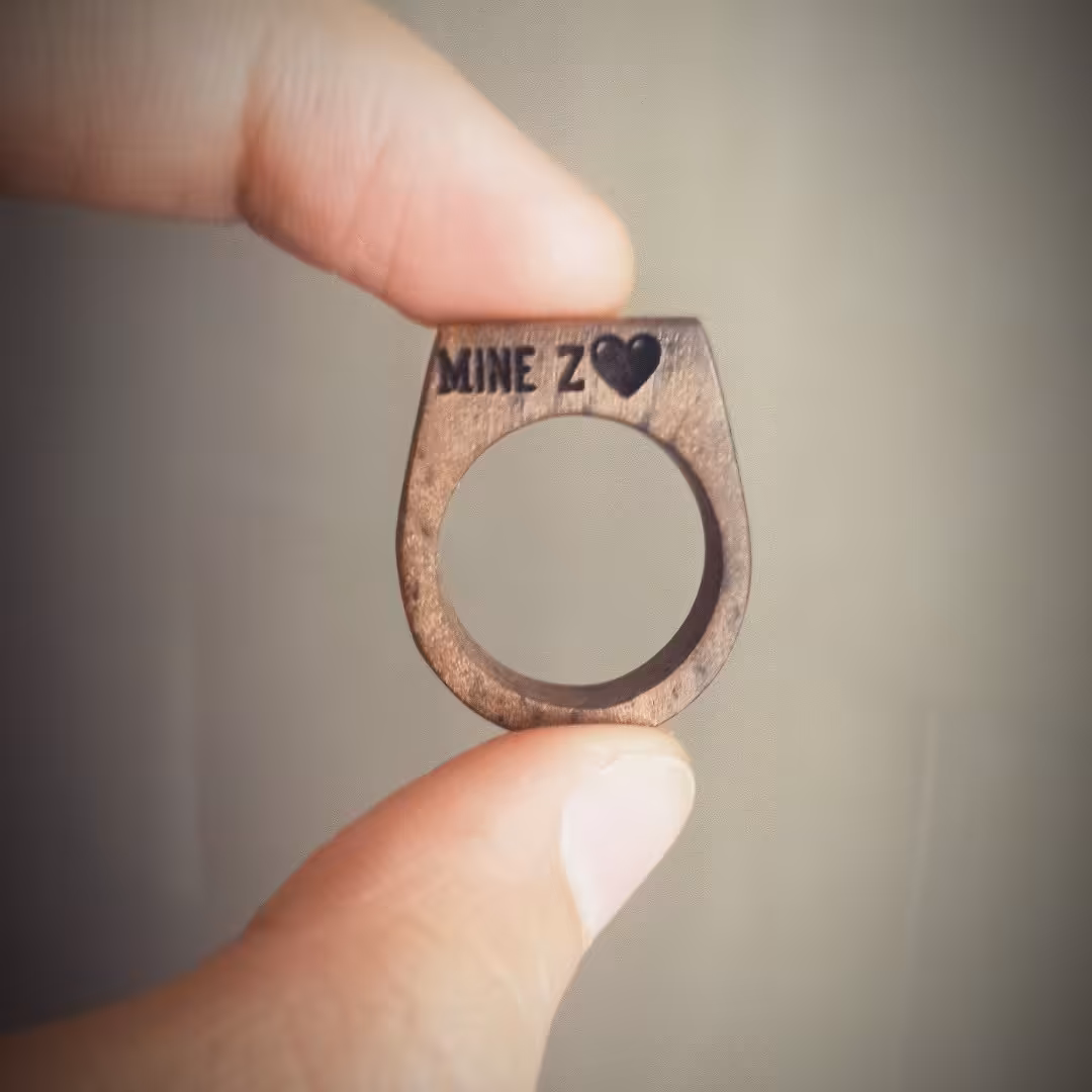 انگشتر چوبی و سوخته نگاری 