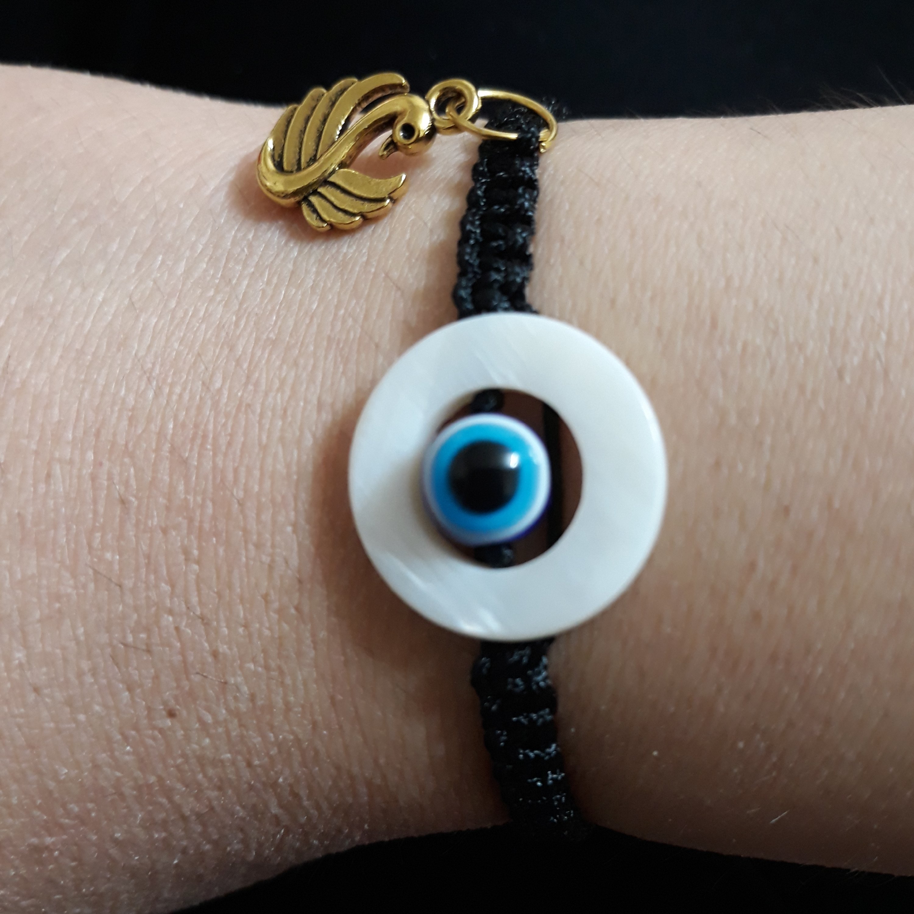 دستبند چشم نظر به همراه صدف واشری بافت کشویی