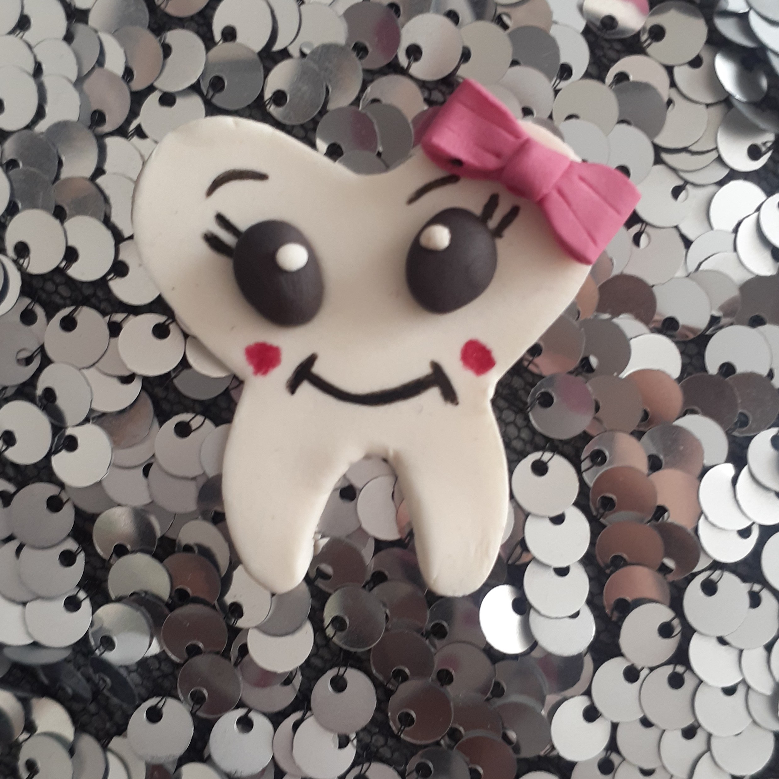 تاپر دندونی بانمک و جذابمون برای کیکهای خاص و زیبای شما