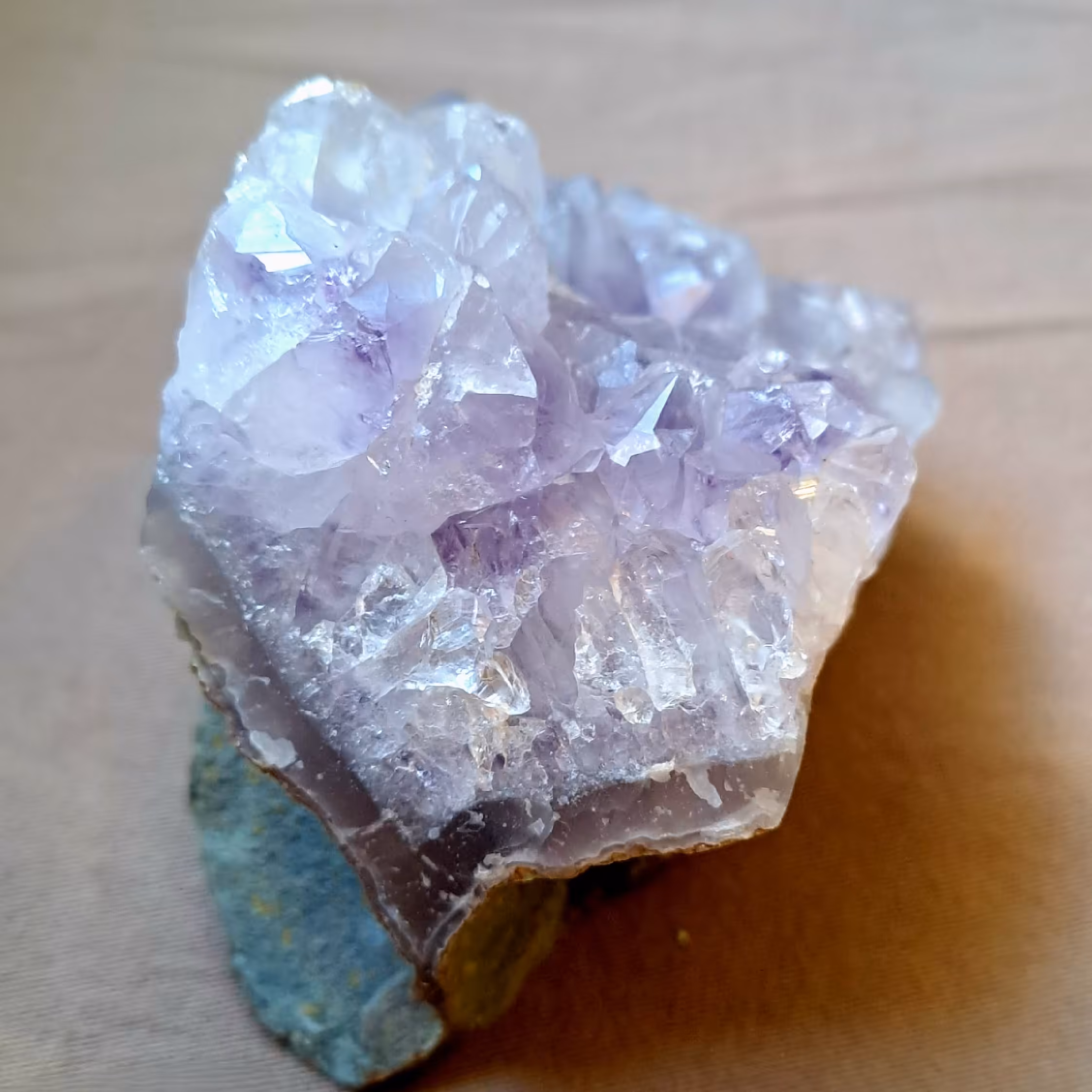 سنگ آمیتیست بلورهای درشت 