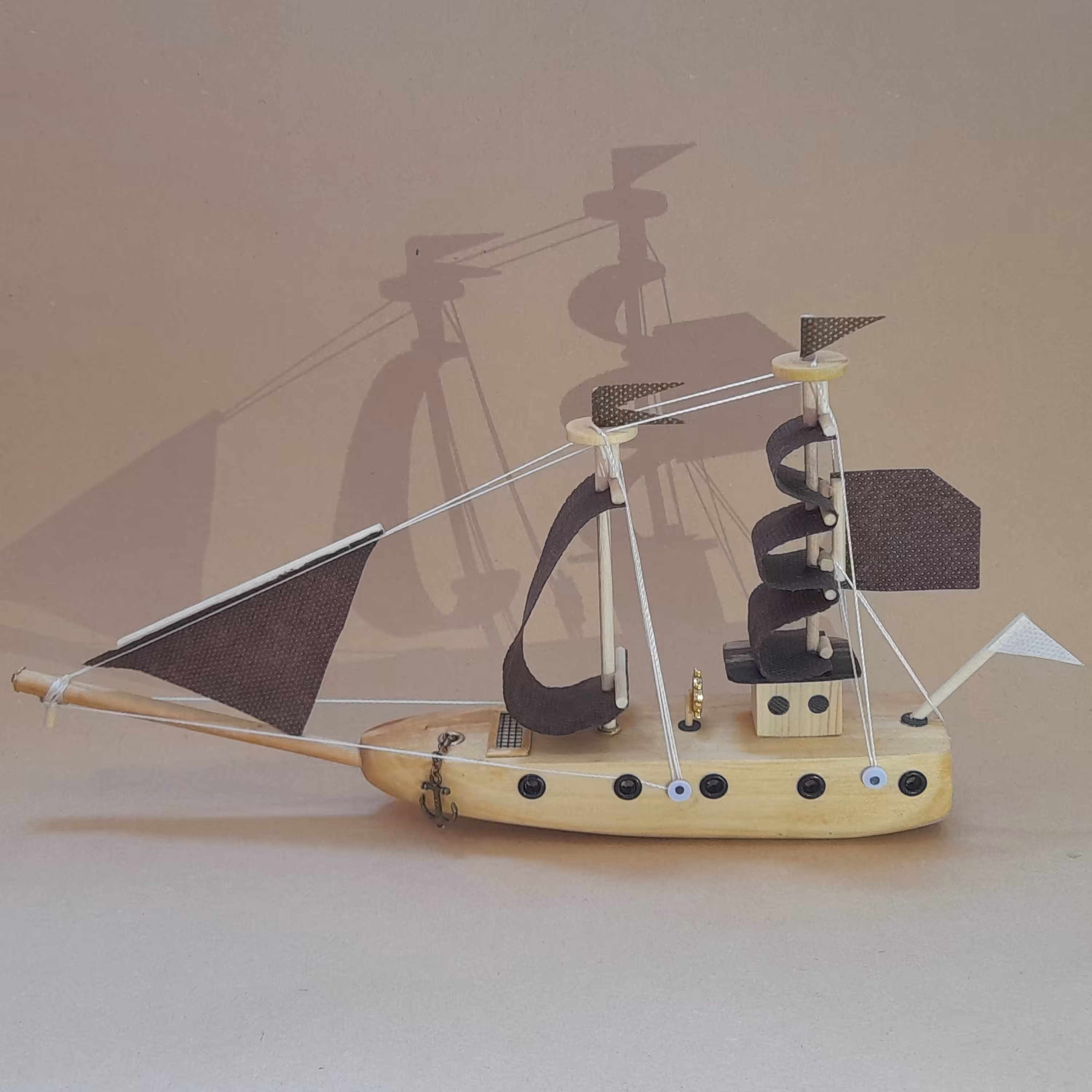 کشتی بادبانی  دریا