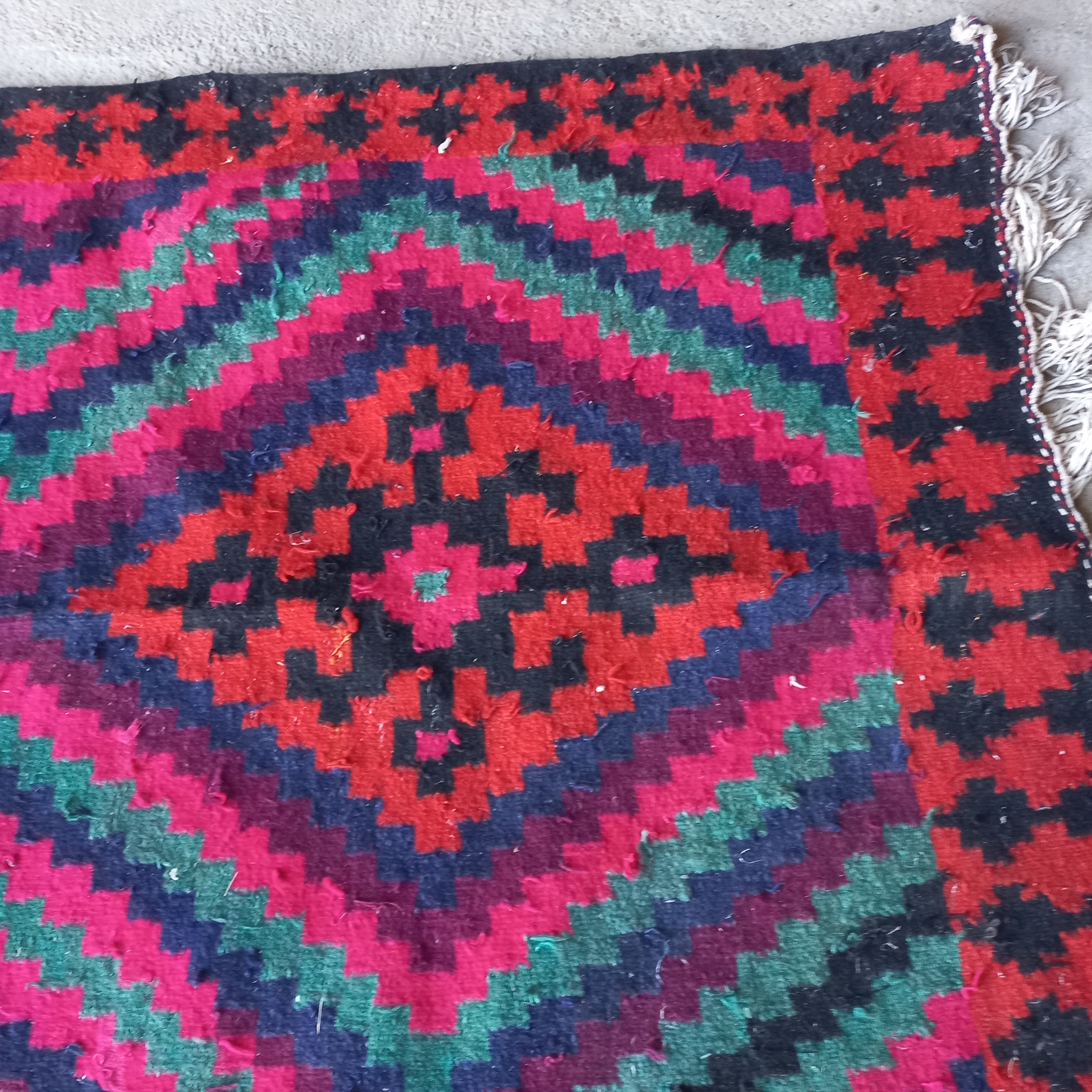 قالی فرش قدیمی جنس بسیار عالی