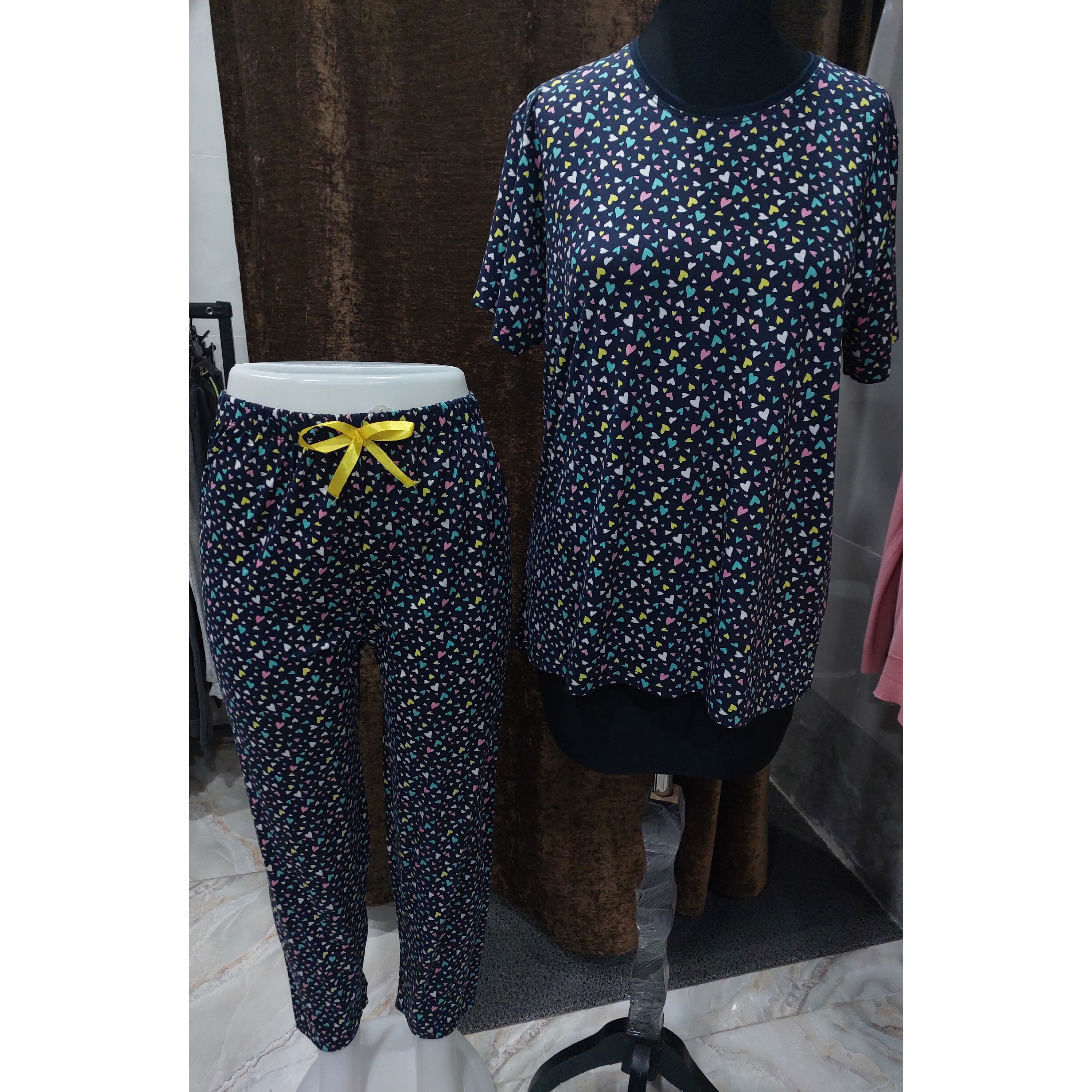 تیشرت و شلوار