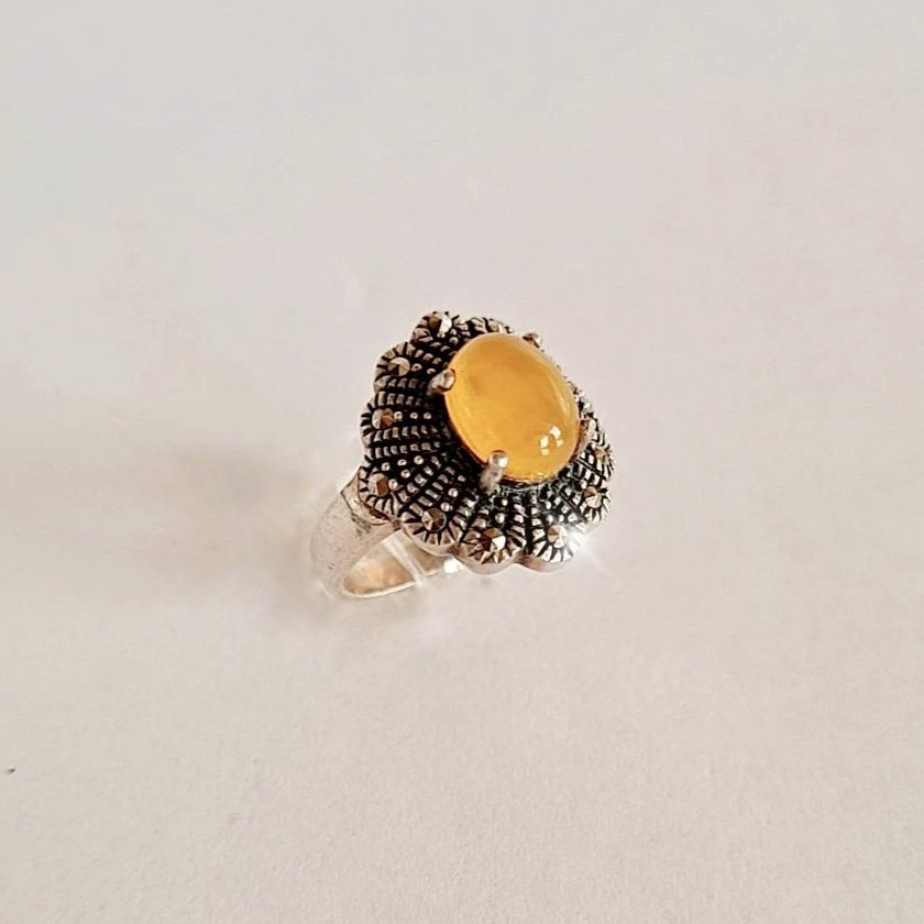 انگشتر نقره زنانه تالیندی سیاه قلم نگین شرف شمس عقیق زرد