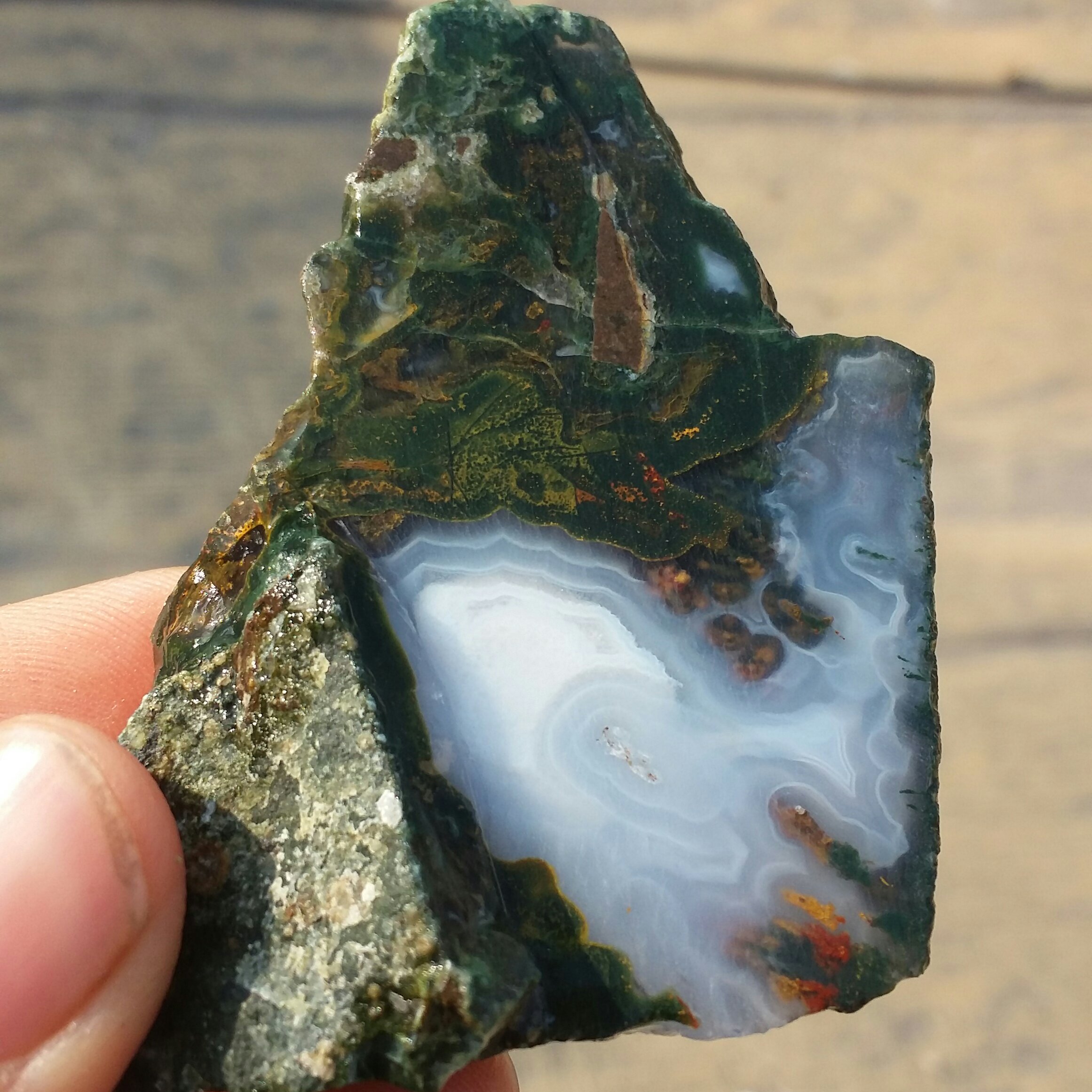 اسلایس سنگ راف عقیق سلیمانی3بعدی بهمراه منظره جلگه ای خاص شاهکار خلقت کاملا طبیعی
با قابلیت ساخت چند نگین محشر
 کد 8884