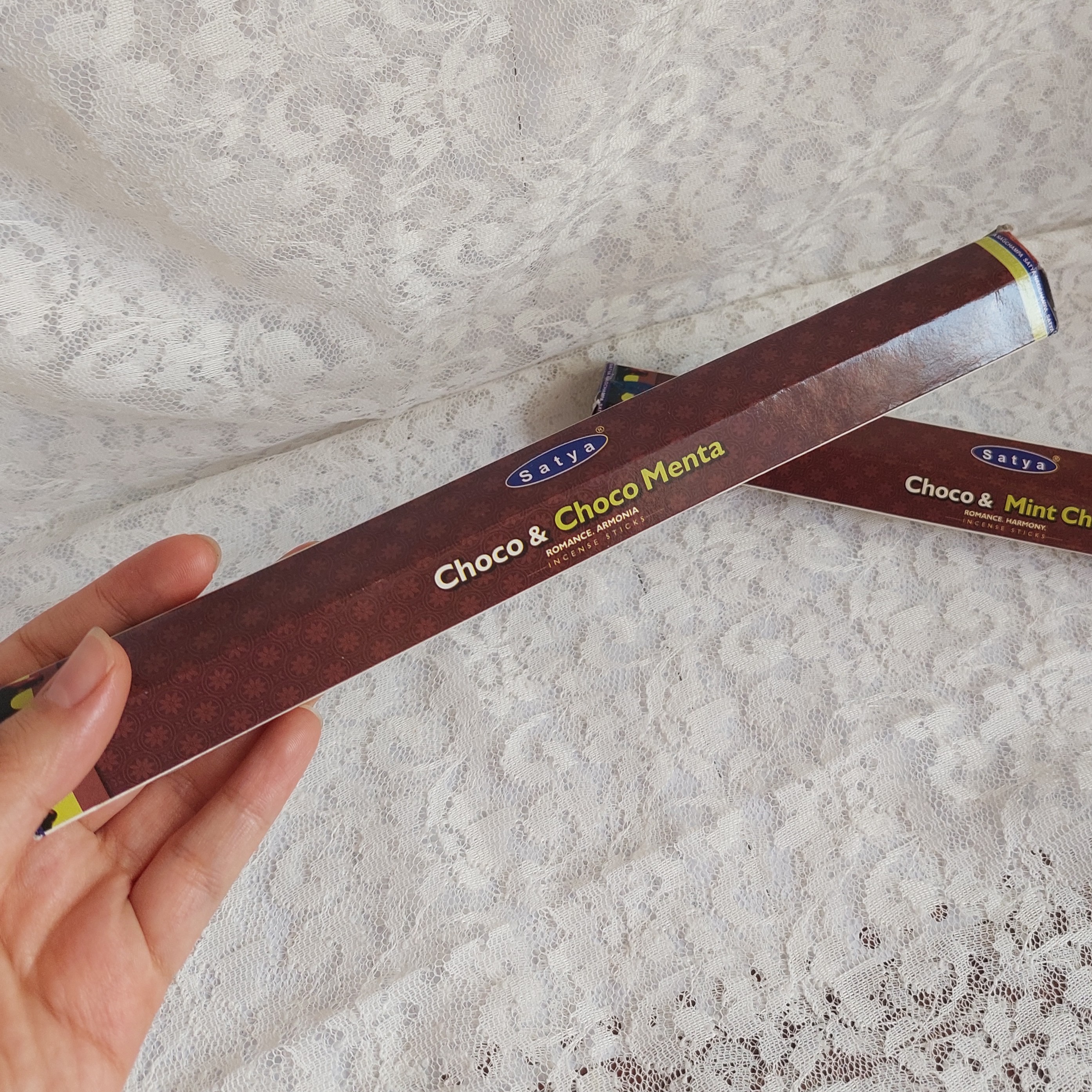 عود خوشبو کننده ساتیا Satya مدل شکلات نعنا mint choc تعداد 20 تایی 