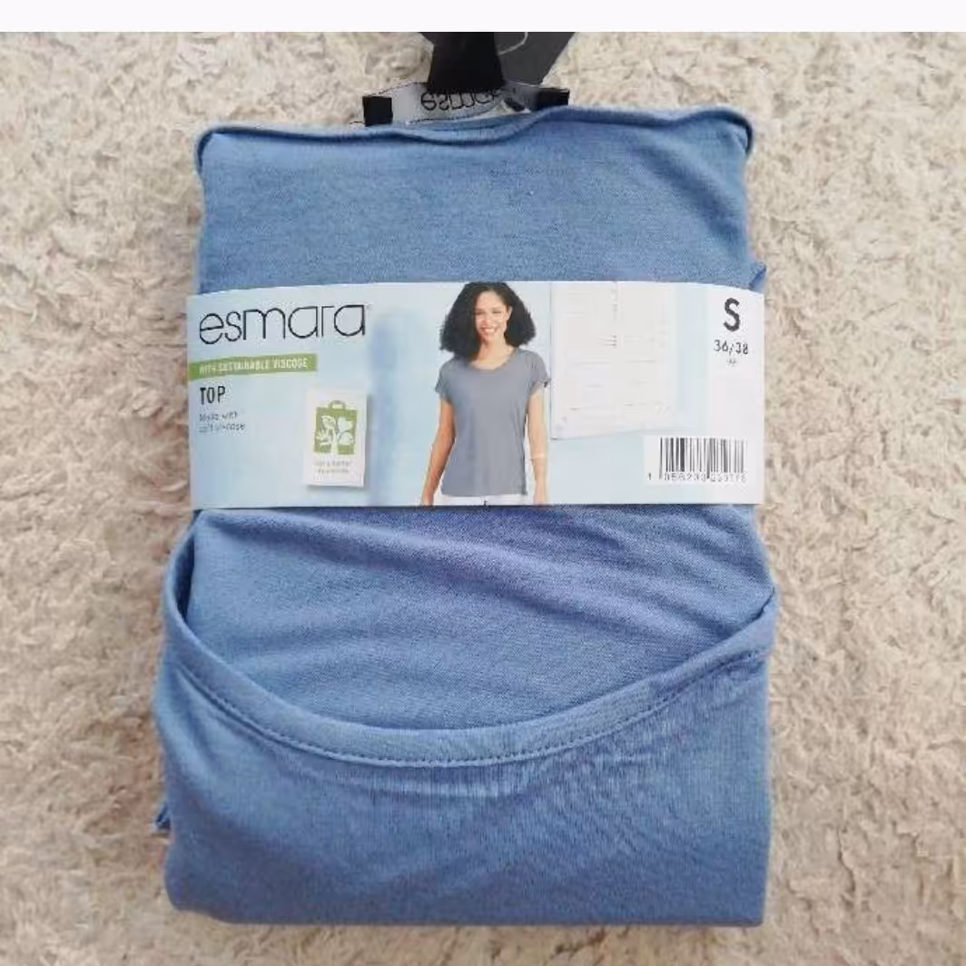 بلوز آستین کوتاه سایز 36 - 38 برند اسمارا بسیار لطیف رنگ آبی نفتی 