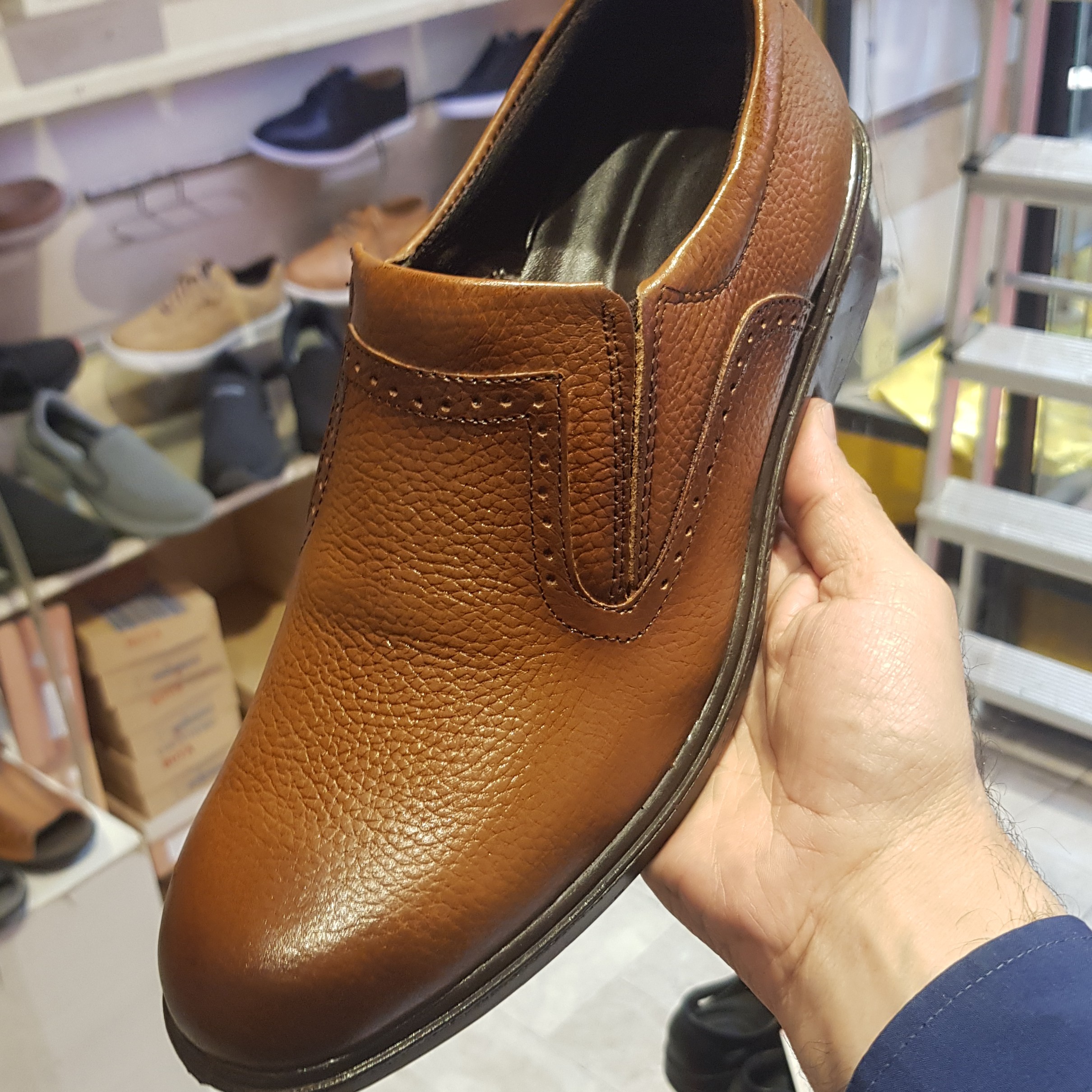 تمام چرم گاوی طبی اداری ارسال رایگان بسیار سبک و راحت خوش پا