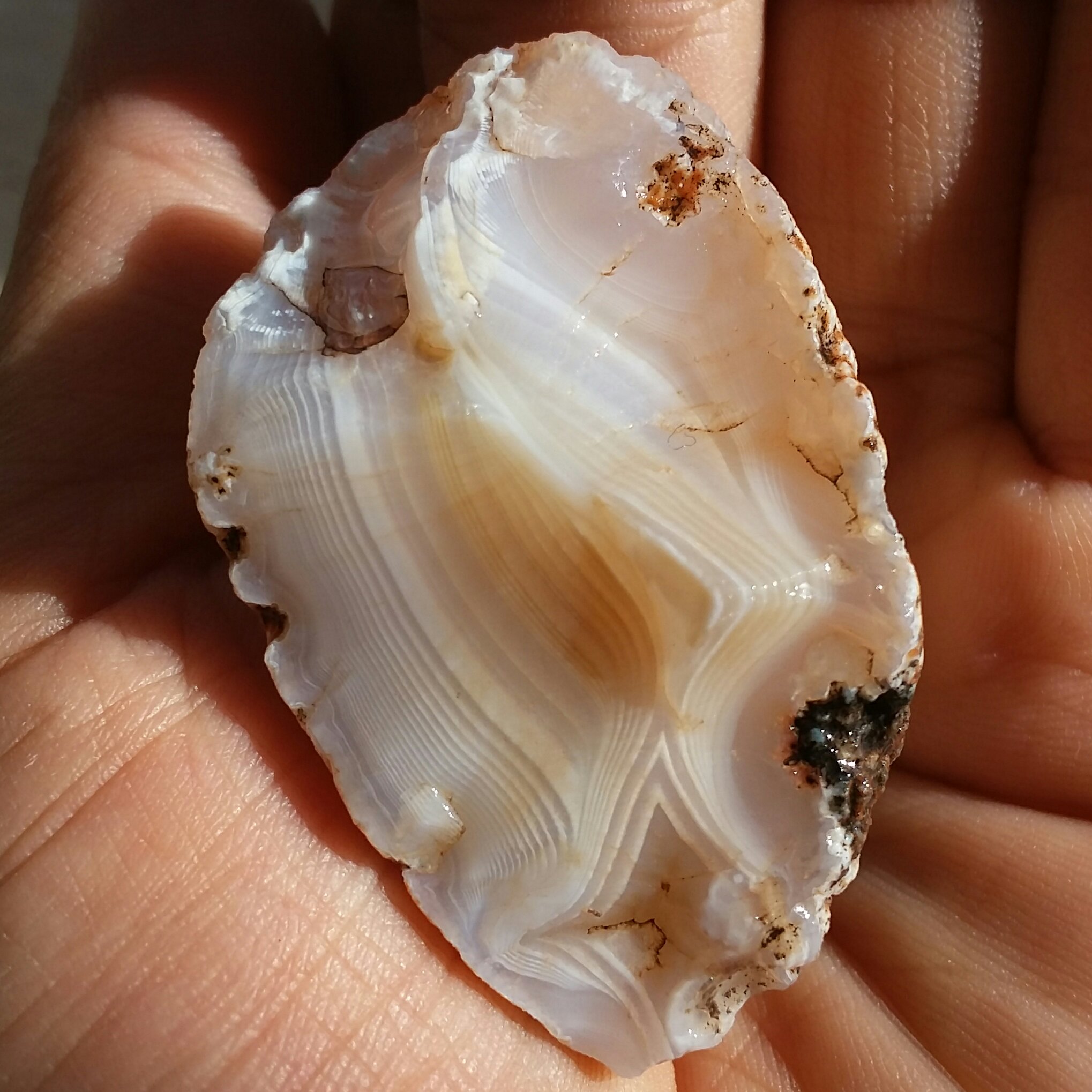 سنگ راف عقیق سلیمانی سه بعدی رنگی زیبا خاص محشر 100 در صد طبیعی شاهکار خلقت
