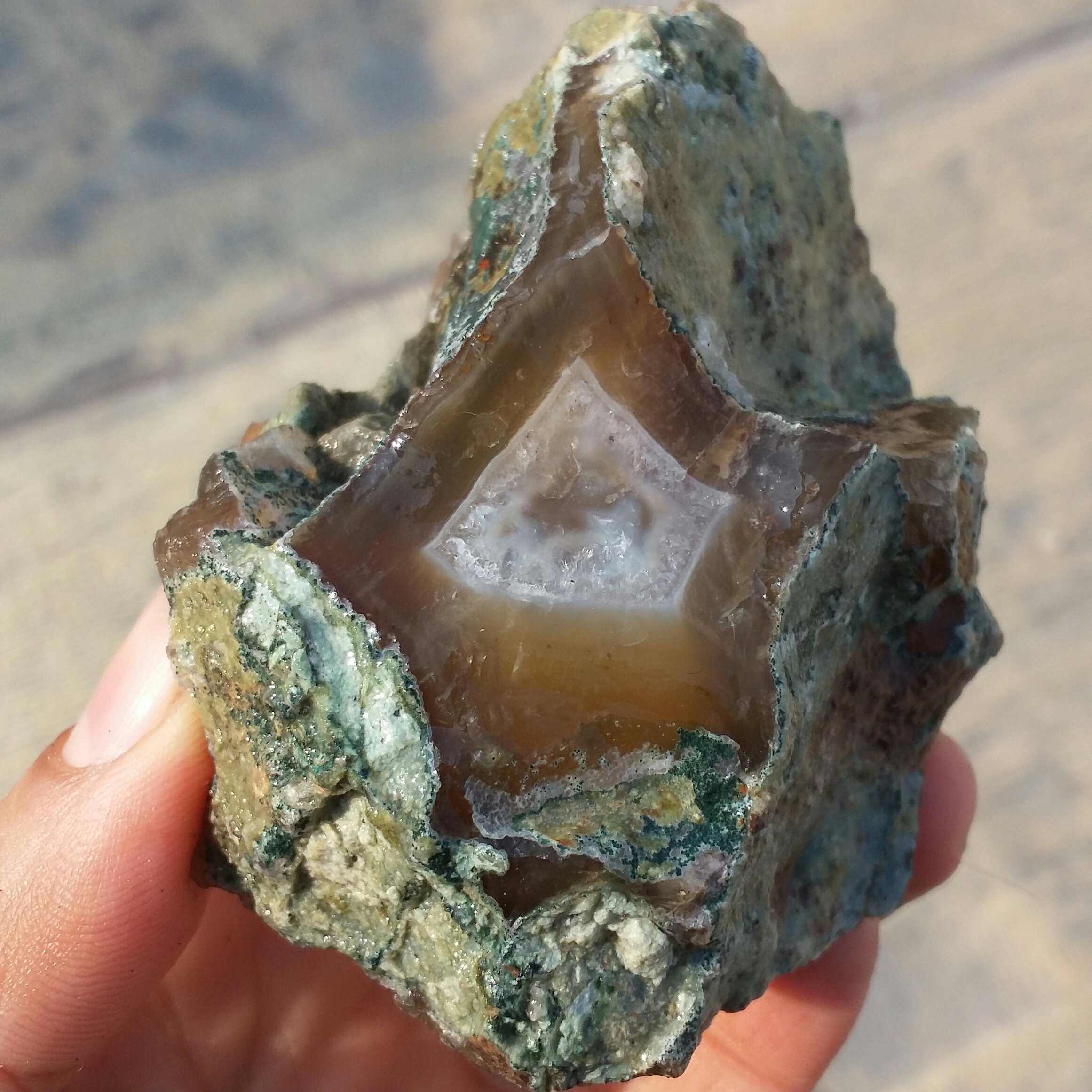 سنگ راف درشت عقیق عسلی ژئوددار تکرار نشدنی محشر دیدنیییی
100درصد طبیعی
شاهکار خلقت

کد 8747