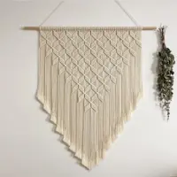 دیوارکوب طرح سنتی  با نخ شیری  زیبا  مکرومه 