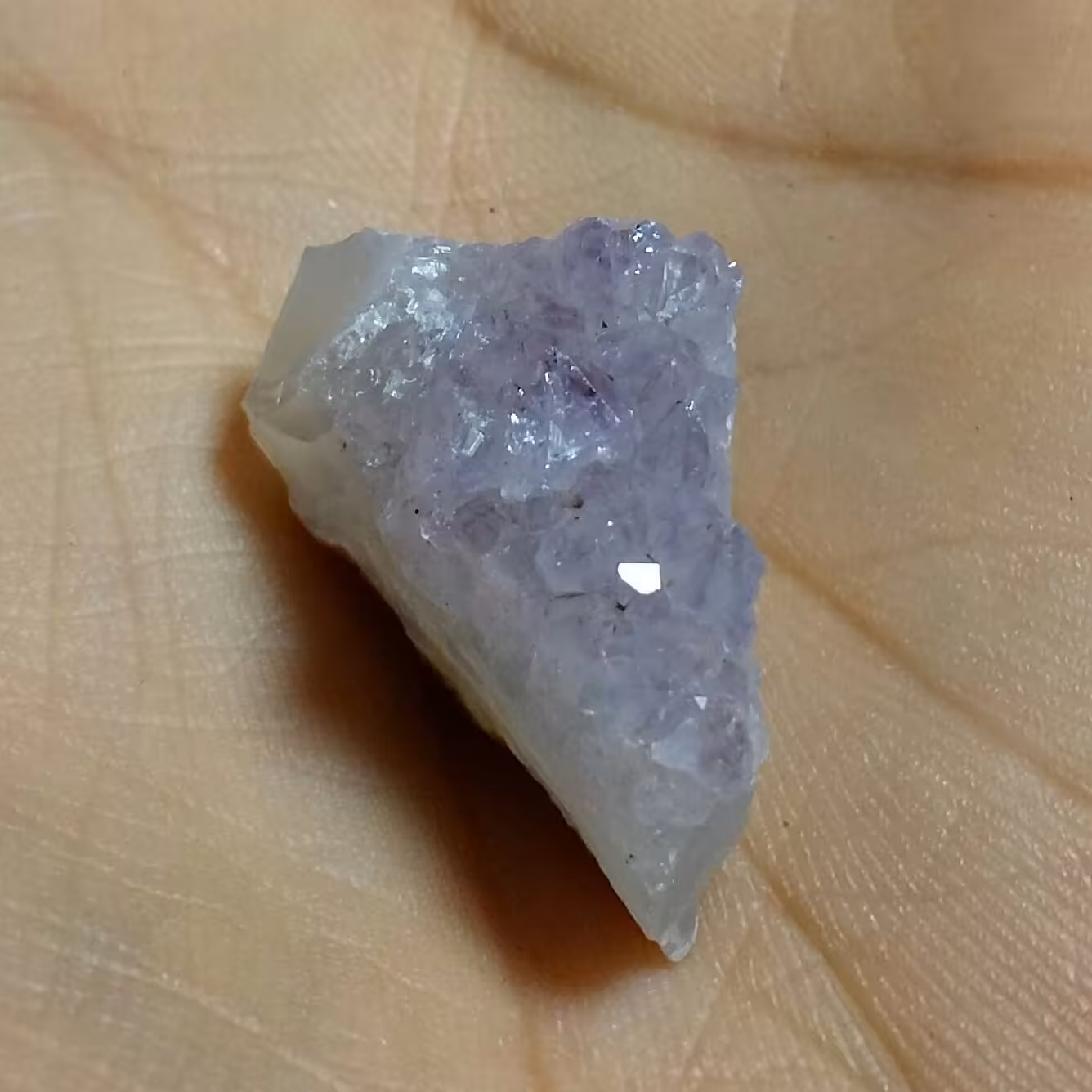 سنگ راف حبه شده آمتیس پر رنگ بسیار زیبا دیدنی کاملا طبیعی شاهکار خلقت خااااص و بی نظیر
کد 7920