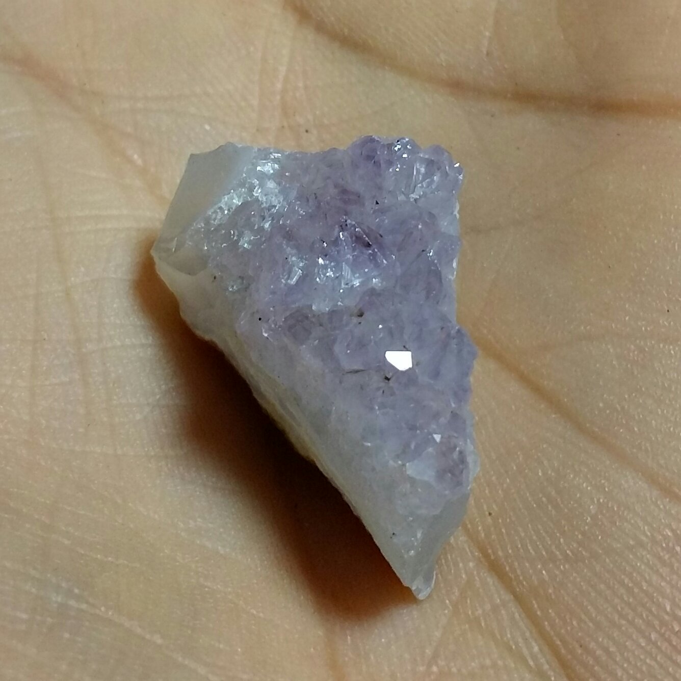 سنگ راف حبه شده آمتیس پر رنگ بسیار زیبا دیدنی کاملا طبیعی شاهکار خلقت خااااص و بی نظیر
کد 7920