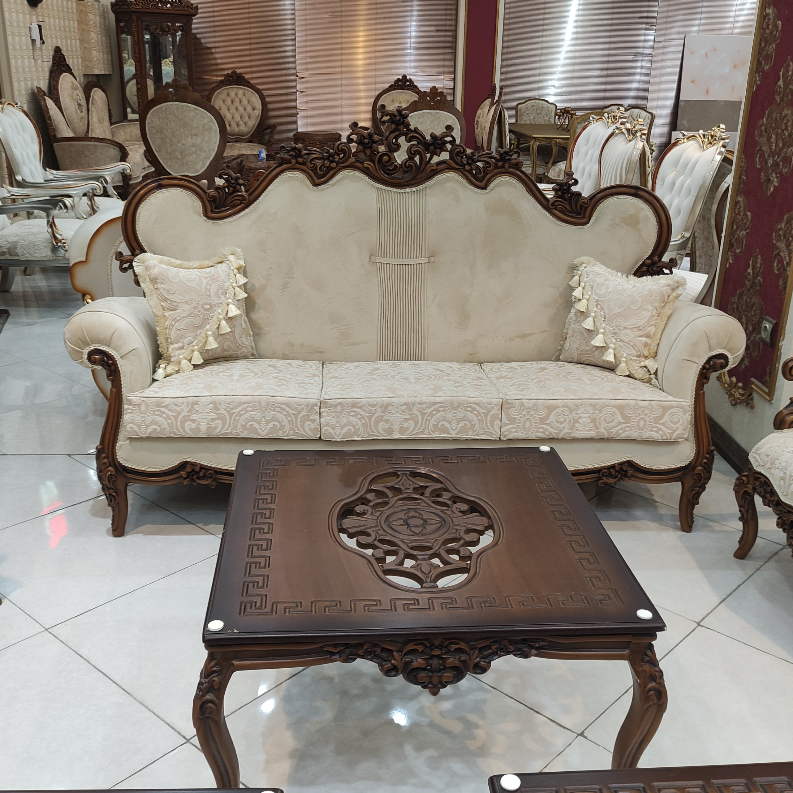 مبل کلاسیک مدل گلریز