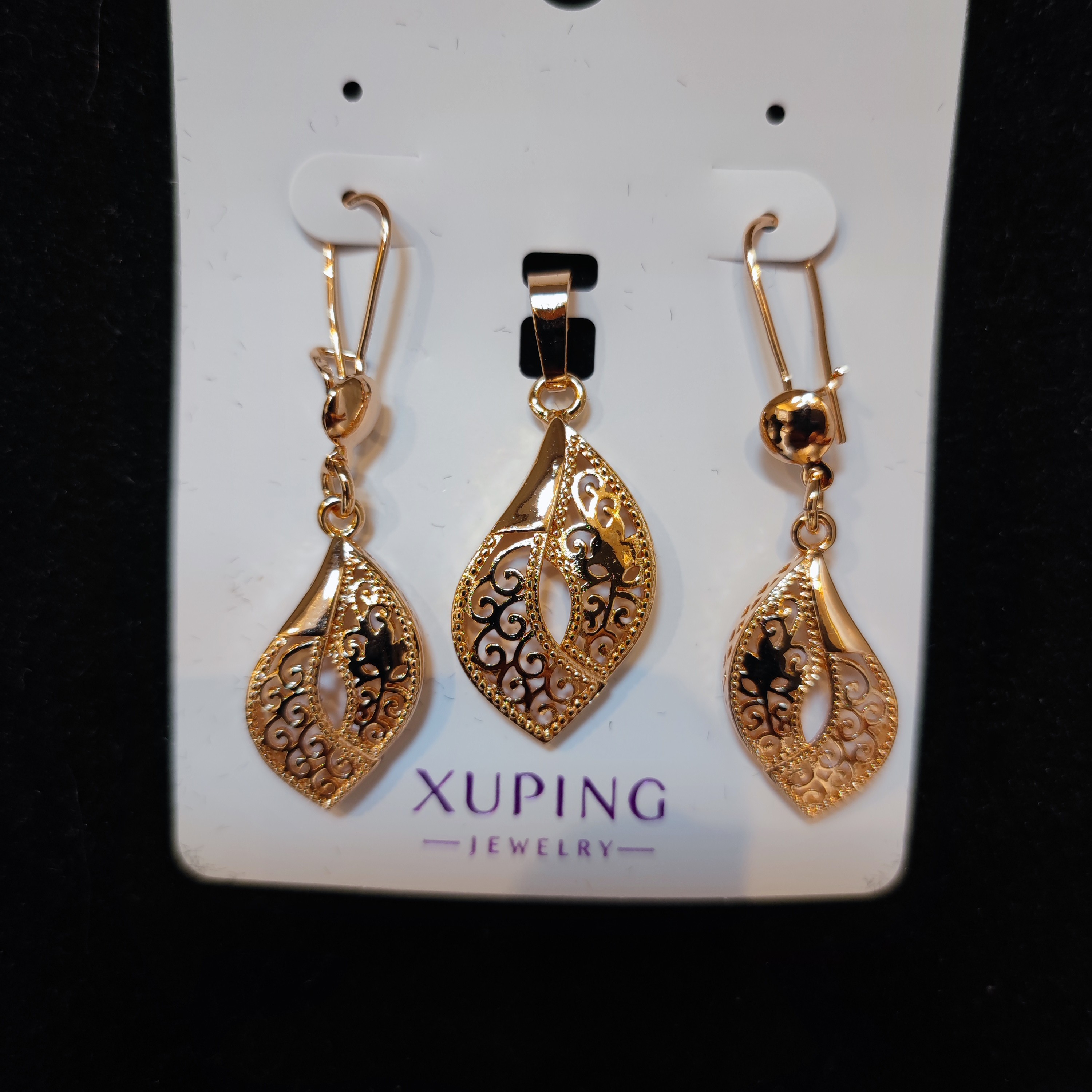 نیم ست ژوپینگ.آبکاری طلای24عیار.با 50درصد تخفیف.ضد حساسیت رنگ ثابت 