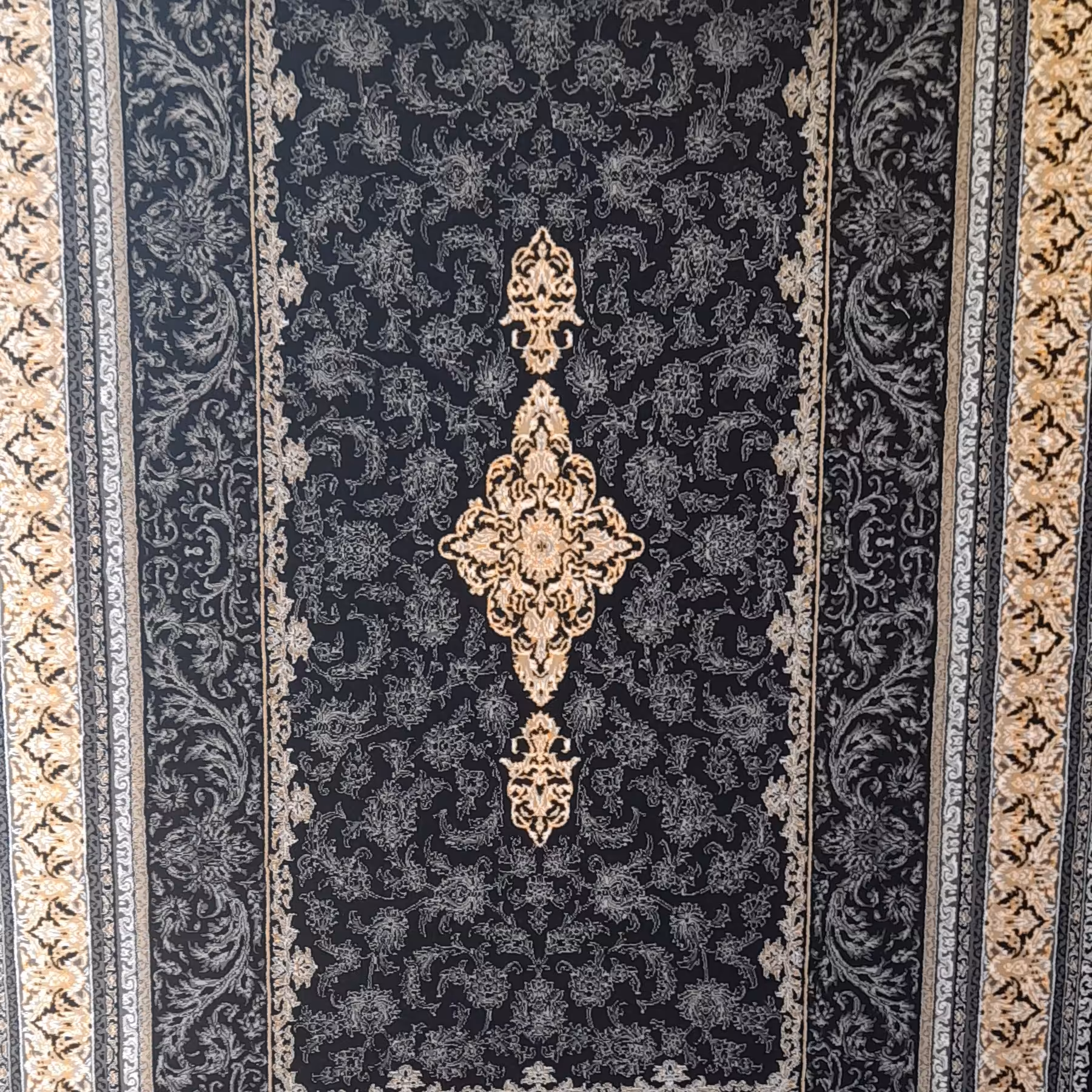 قالیچه طرح نینا