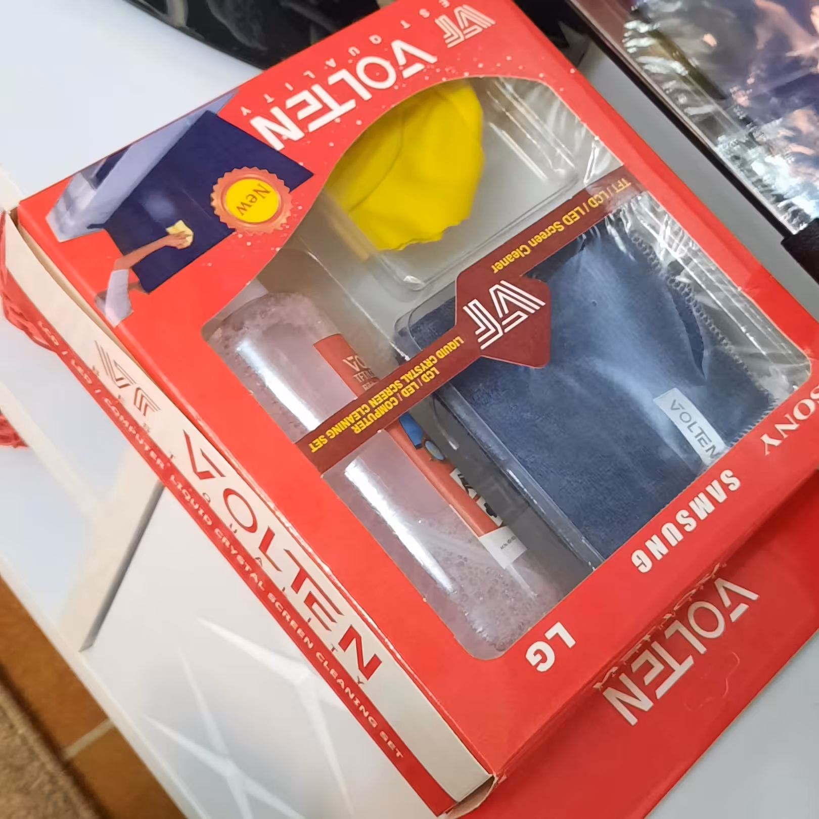 پاک کننده و تمیز کننده مخصوص گلس تلویزیون