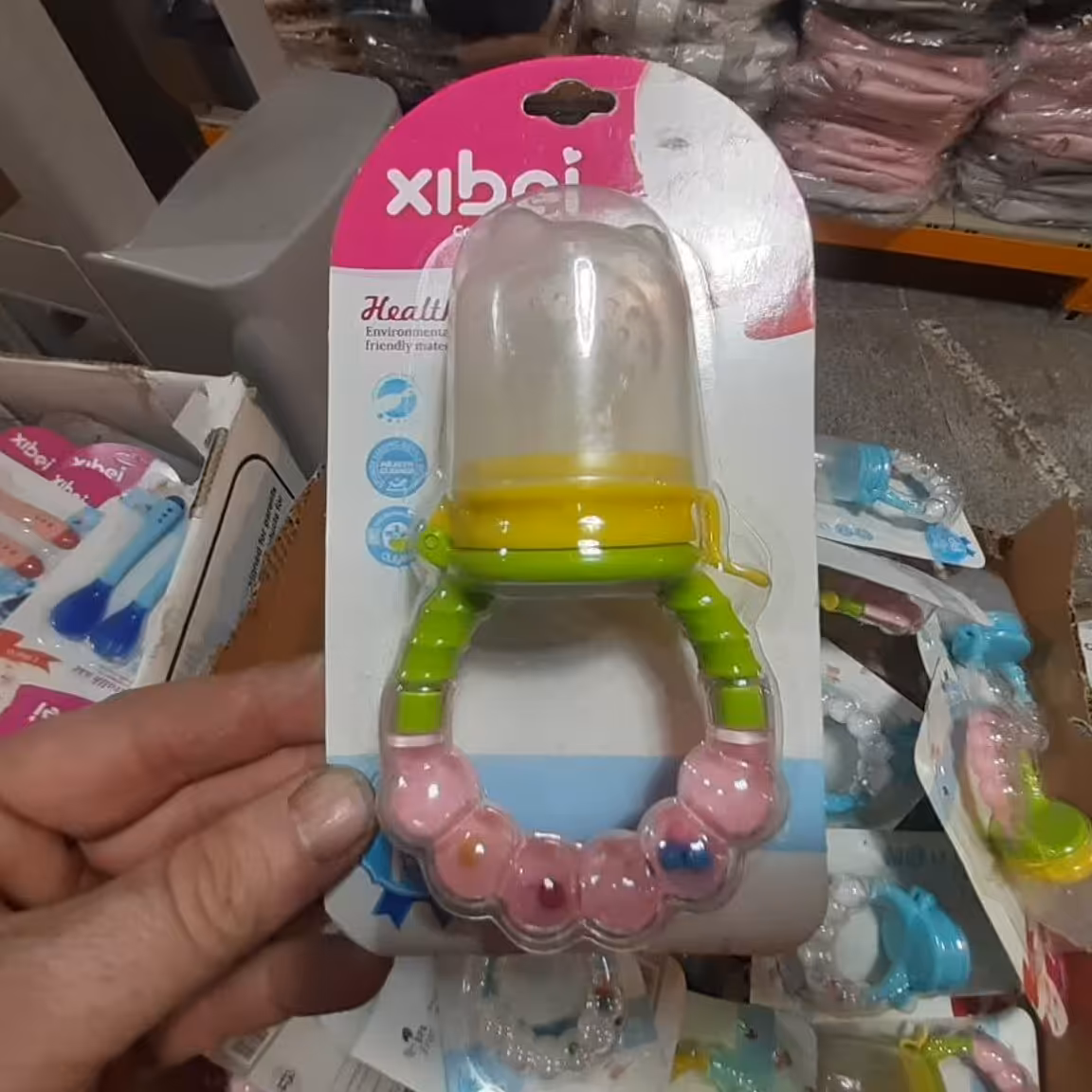 پستونک میوه خوری ، پستونک میوه خوری جغجغه دار  نوزاد 