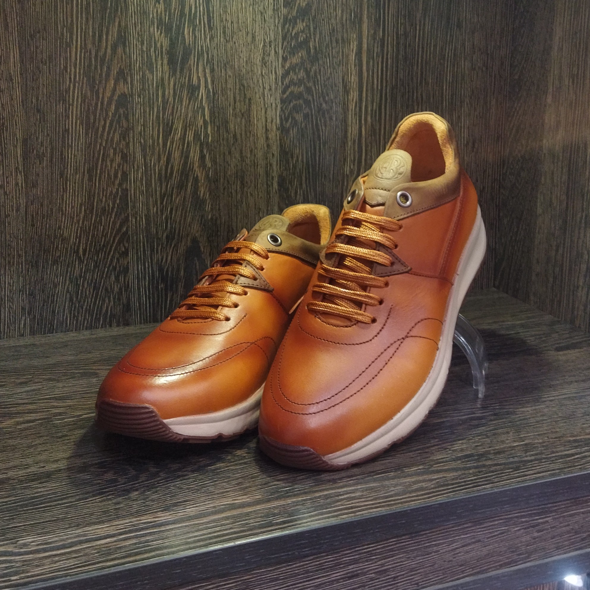 کتونی تمام چرم طبیعی زیره پیو و تی پی یو