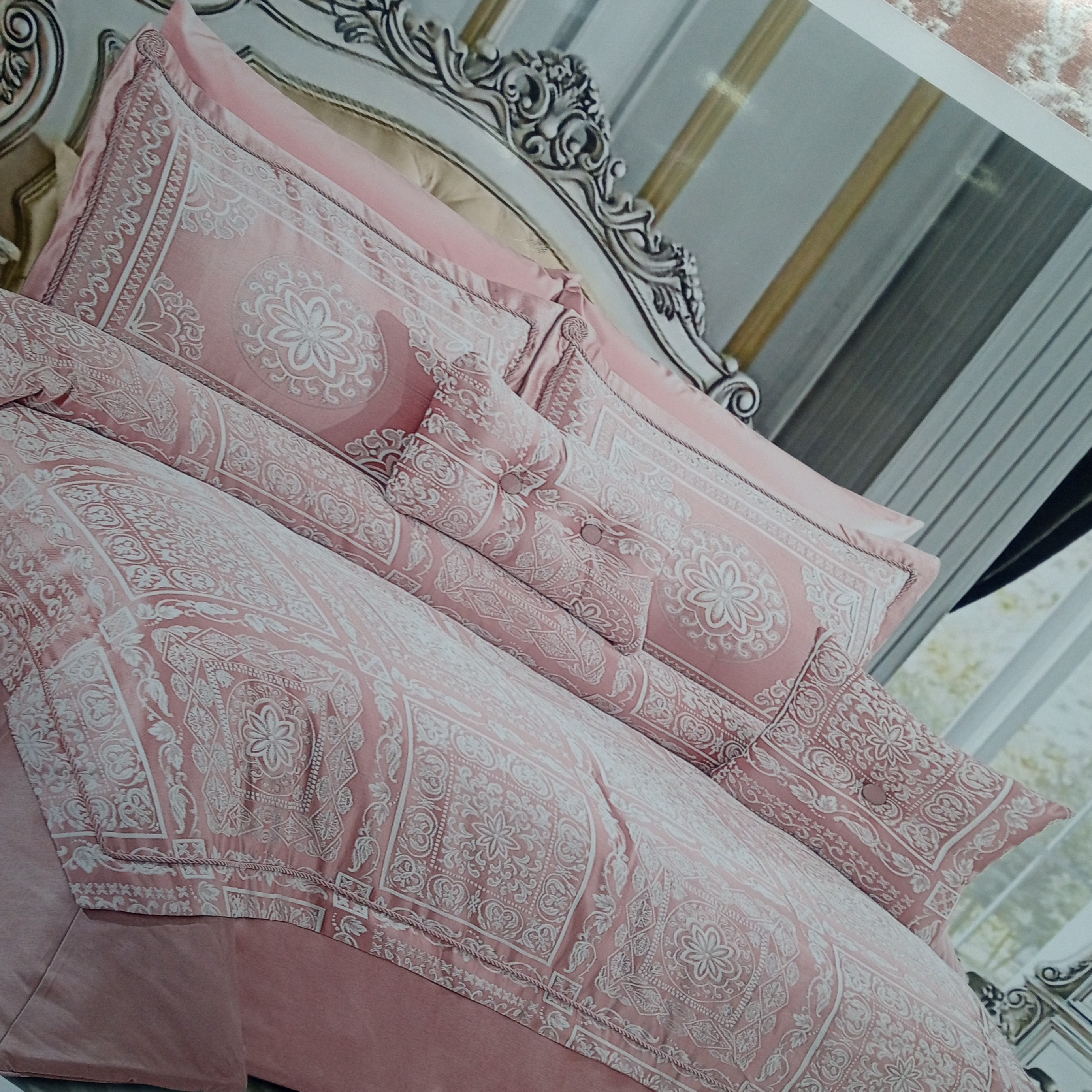 روتختی مخمل پنلی ترک درجه یک برند لاور هوم شیک و خاص قیطون دوزی شده.......