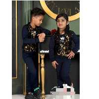 سه تیکه مجلسی دخترانه و پسرانه داخل کرک
جنس  سویشرت شلوار پنبه دورو تیشرت چاپی پنبه یه رو خرج کار پولک دورو طلایی مشکی
