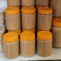 کره بادام زمینی 500گرمی تهیه شده از بادام زمینی بدون پوست سایز کوچک 