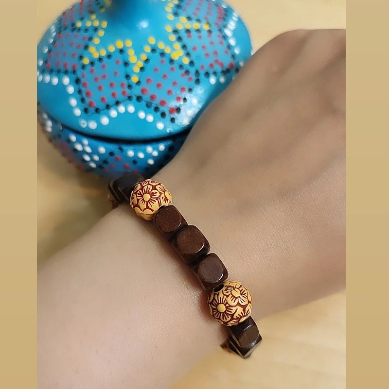 دستبند چوبی Do04