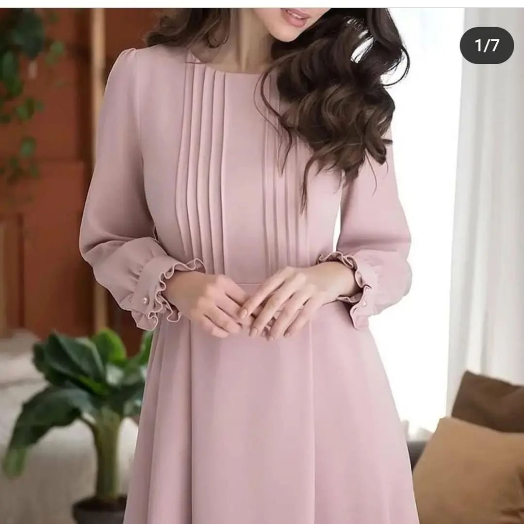 پیراهن مجلسی زنانه رگه دوزی شده