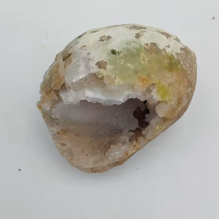 سنگ زینتی و قیمتی عقیق.  وزن 49 گرم. a88